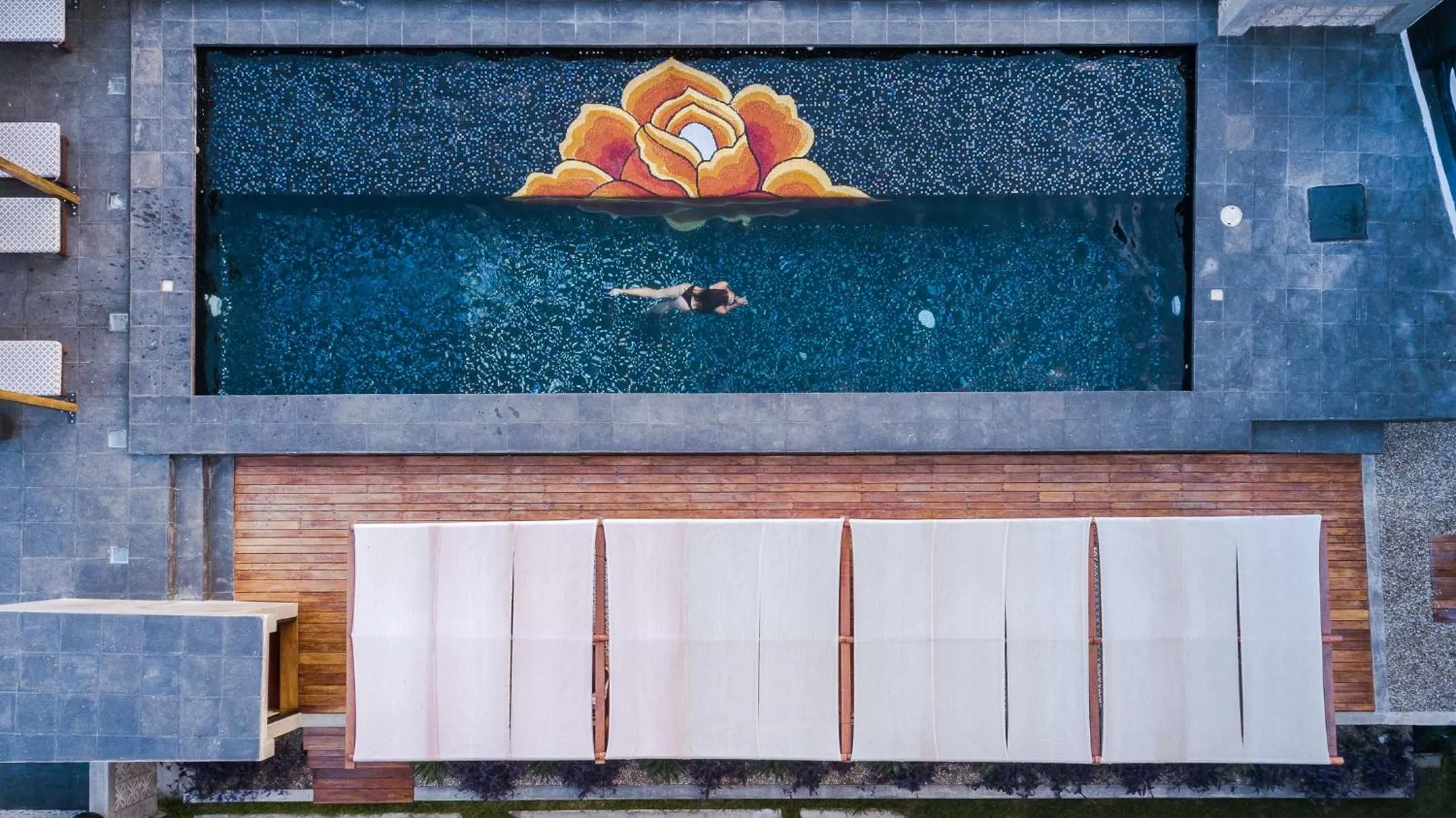 Patio in Cabane Container Hotel - ADULTS ONLY