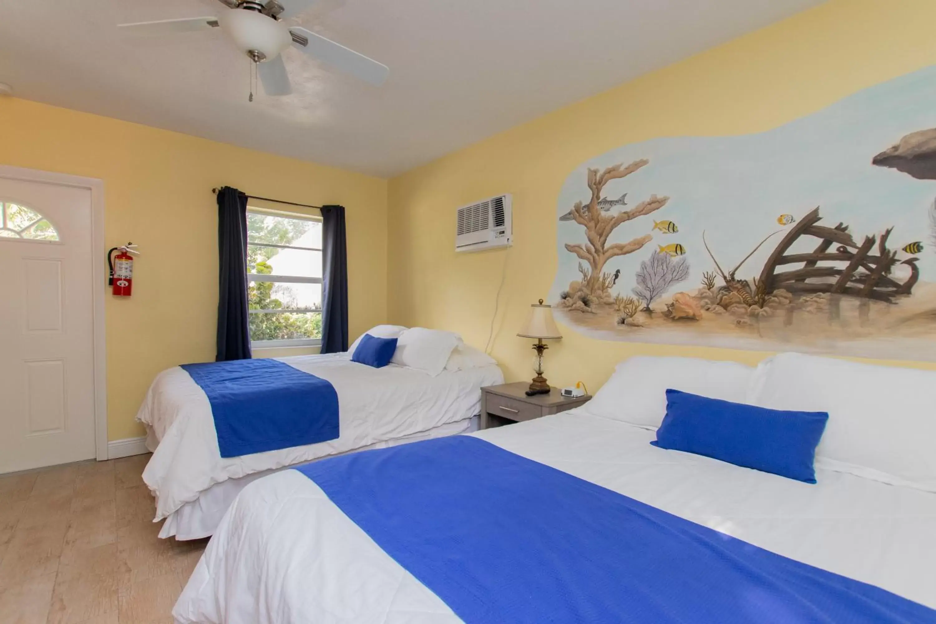 Bed in Sunset Cove Beach Resort