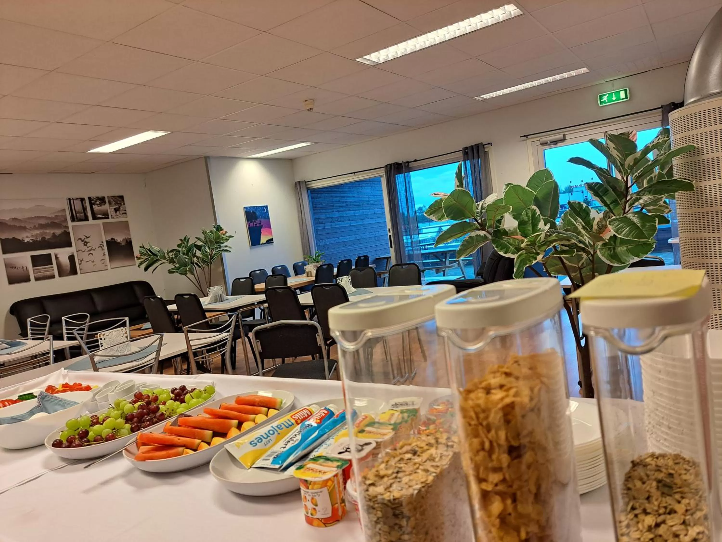 Buffet breakfast in Motell Svinesundparken