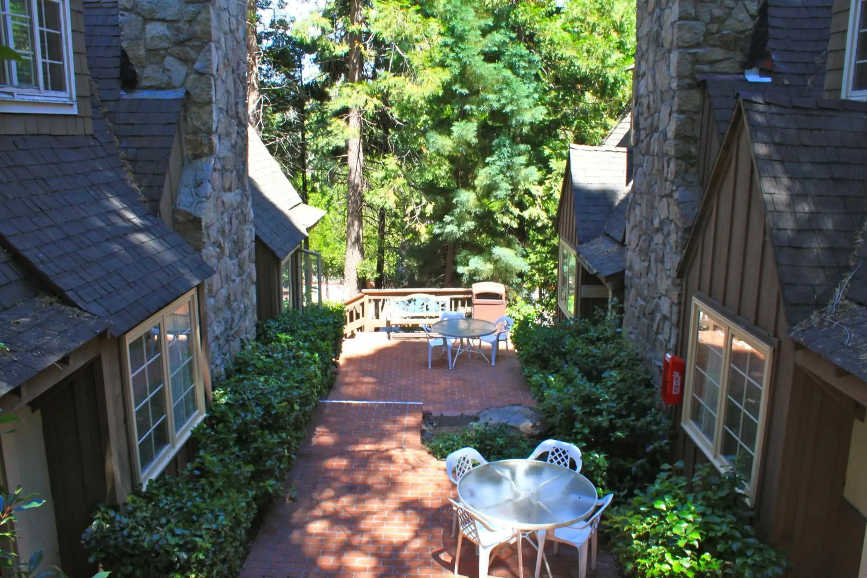 Facade/entrance in Saddleback Inn at Lake Arrowhead Facade/entrance in Saddleback Inn at Lake Arrowhead