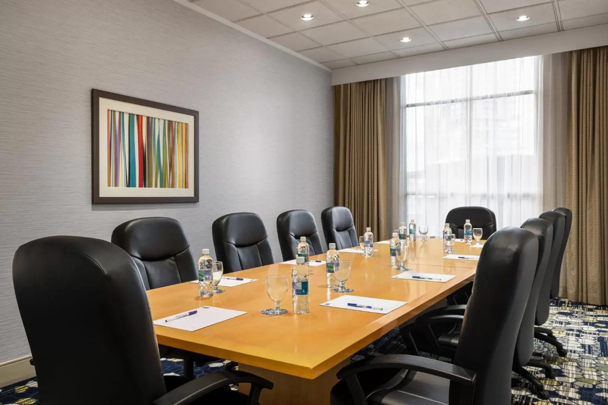 Meeting/conference room in Holiday Inn Express Vancouver-Metrotown (Burnaby)