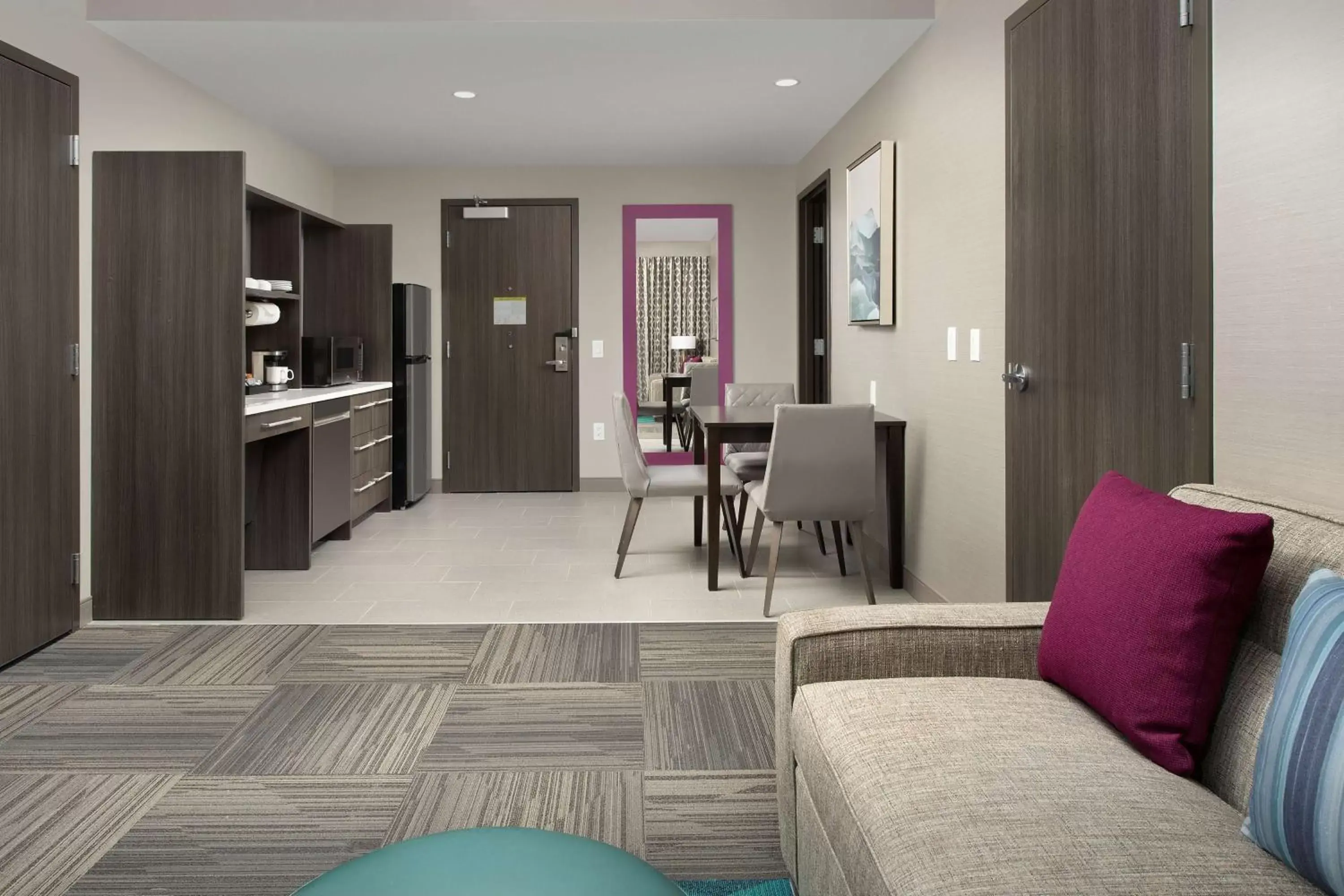 Bed, Kitchen/Kitchenette in Home2 Suites By Hilton Denver Northfield