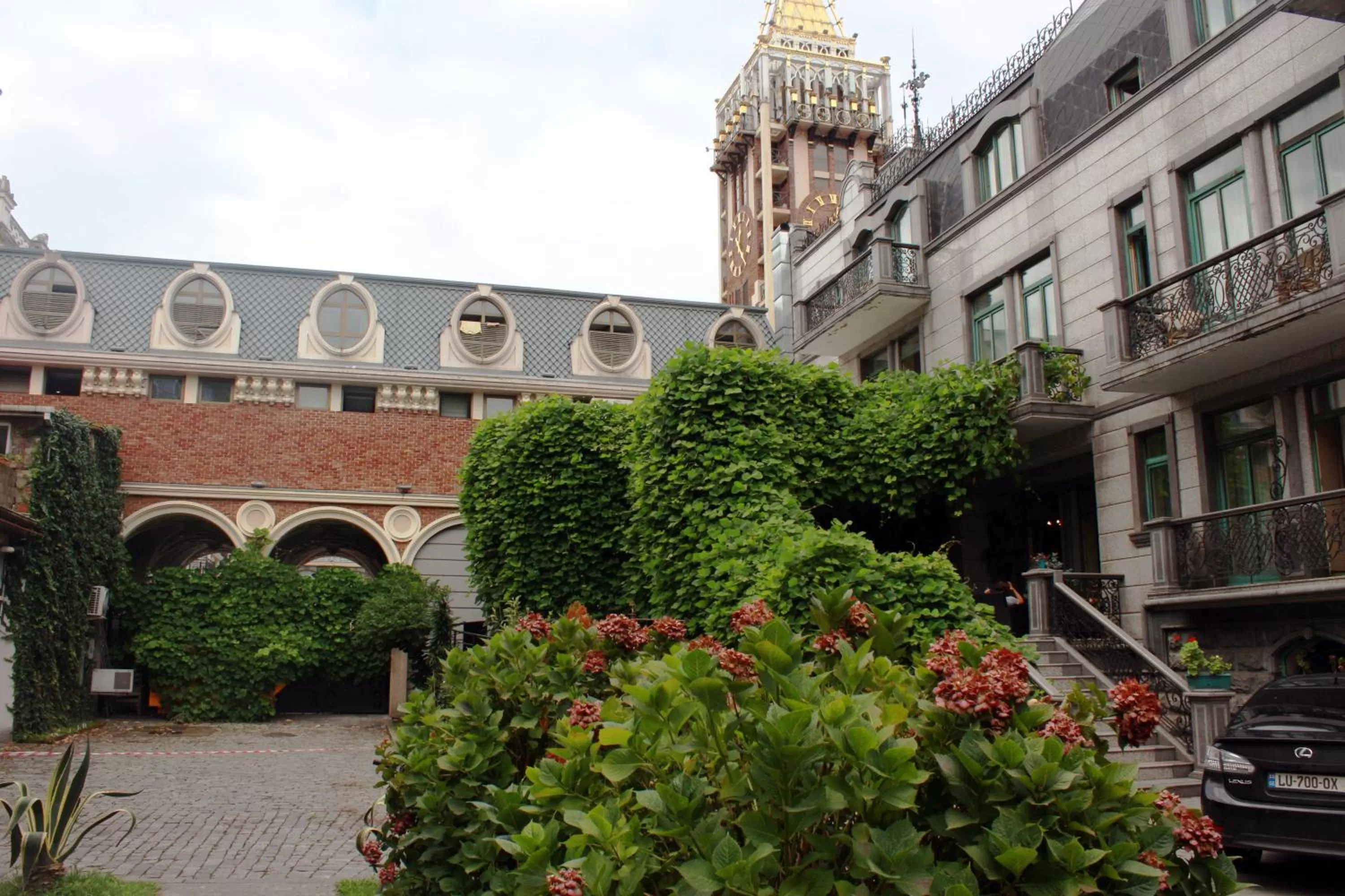 Property building in Boutique Hotel O. Galogre