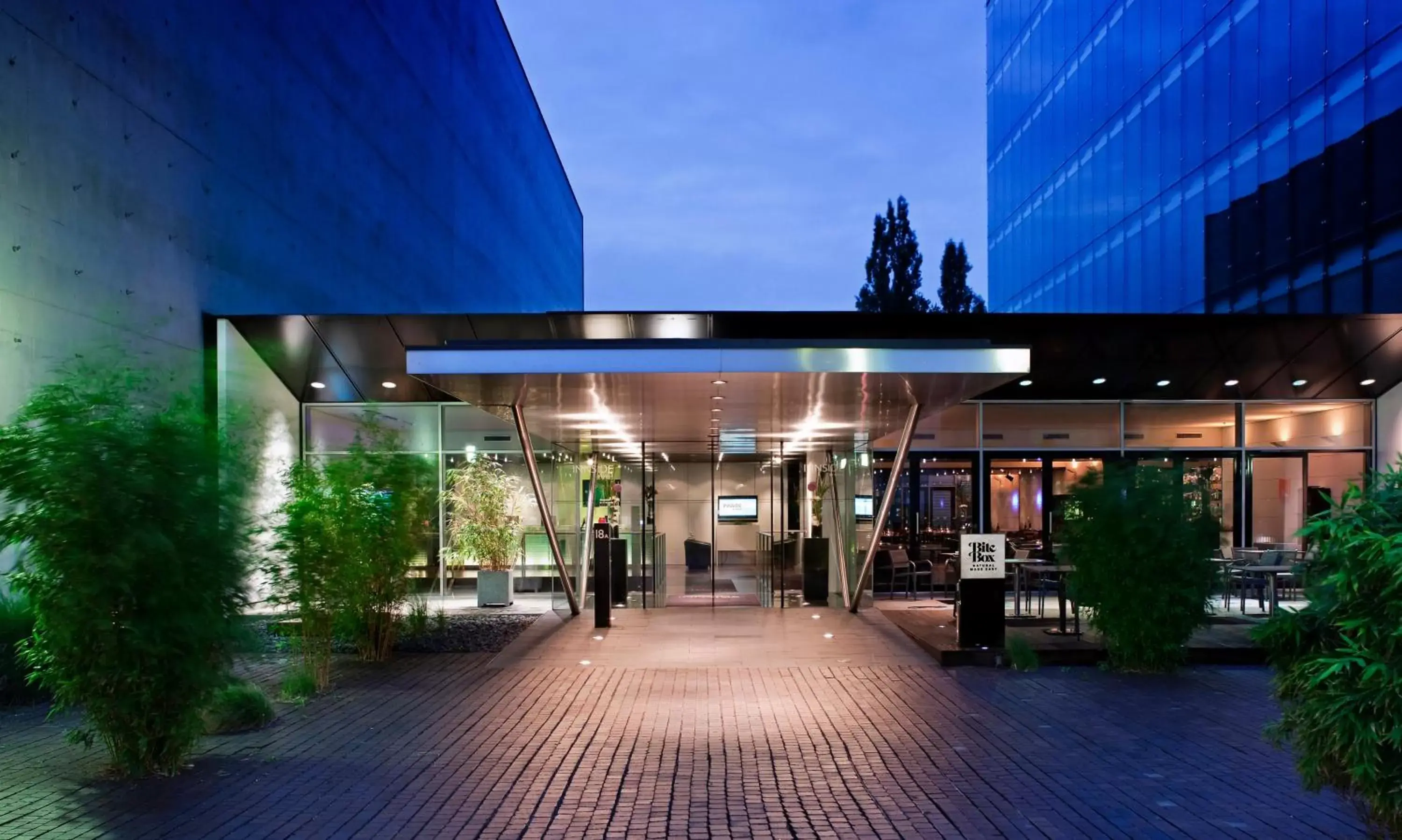 Facade/entrance in INNSiDE by Meliá Düsseldorf Seestern