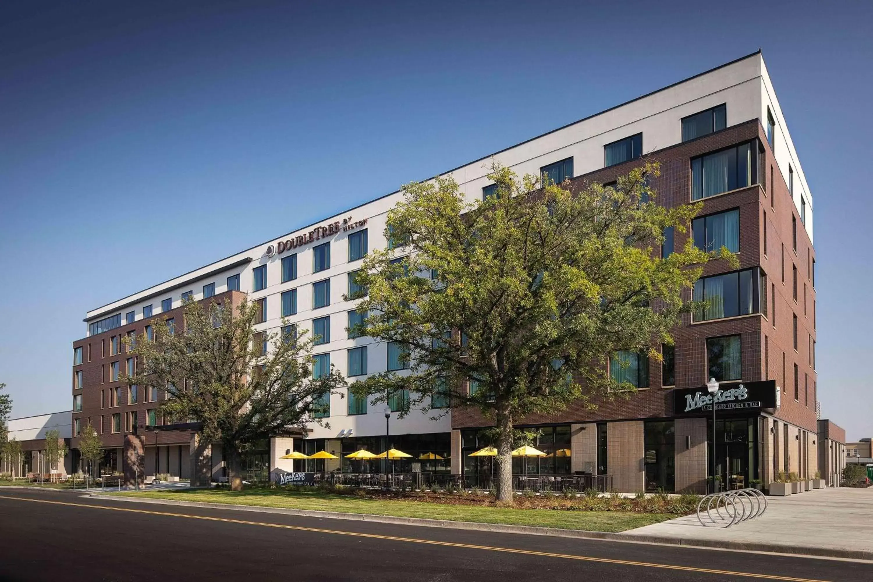 Property Building in Doubletree By Hilton Greeley At Lincoln Park