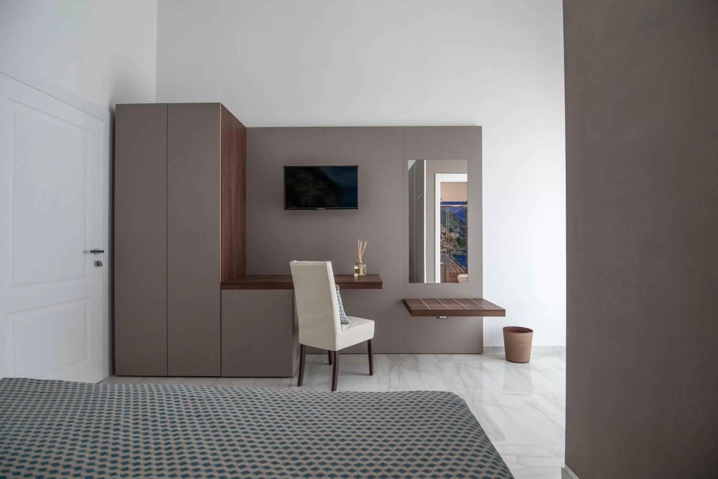 Seating area, Bed in Palazzo Caracciolo del Sole