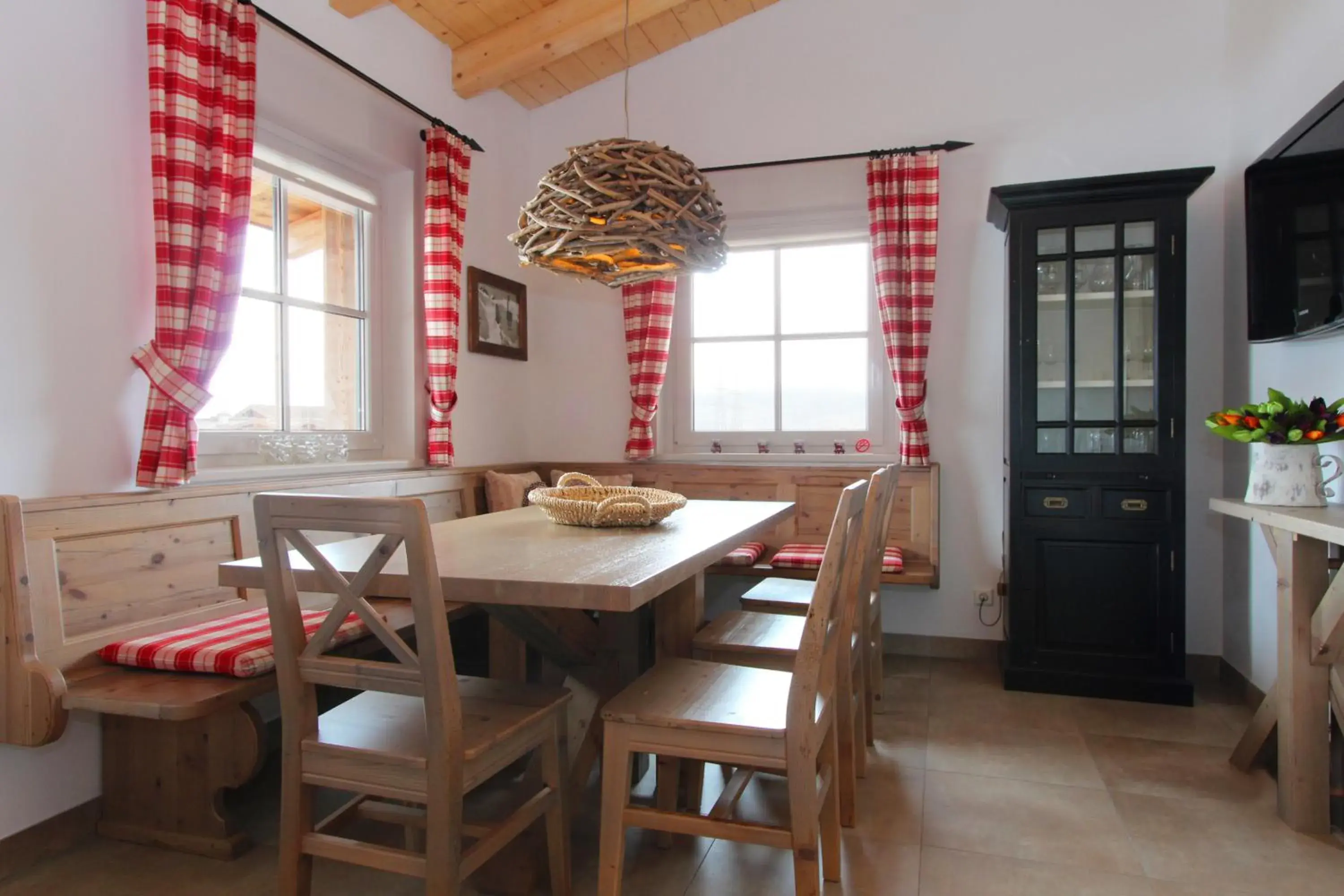 Dining Area in Avenida Mountain Resort by Alpin Rentals