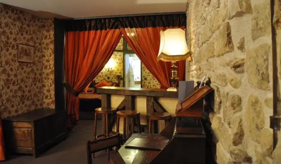 Living room, Dining Area in Grand Hôtel Dechampaigne