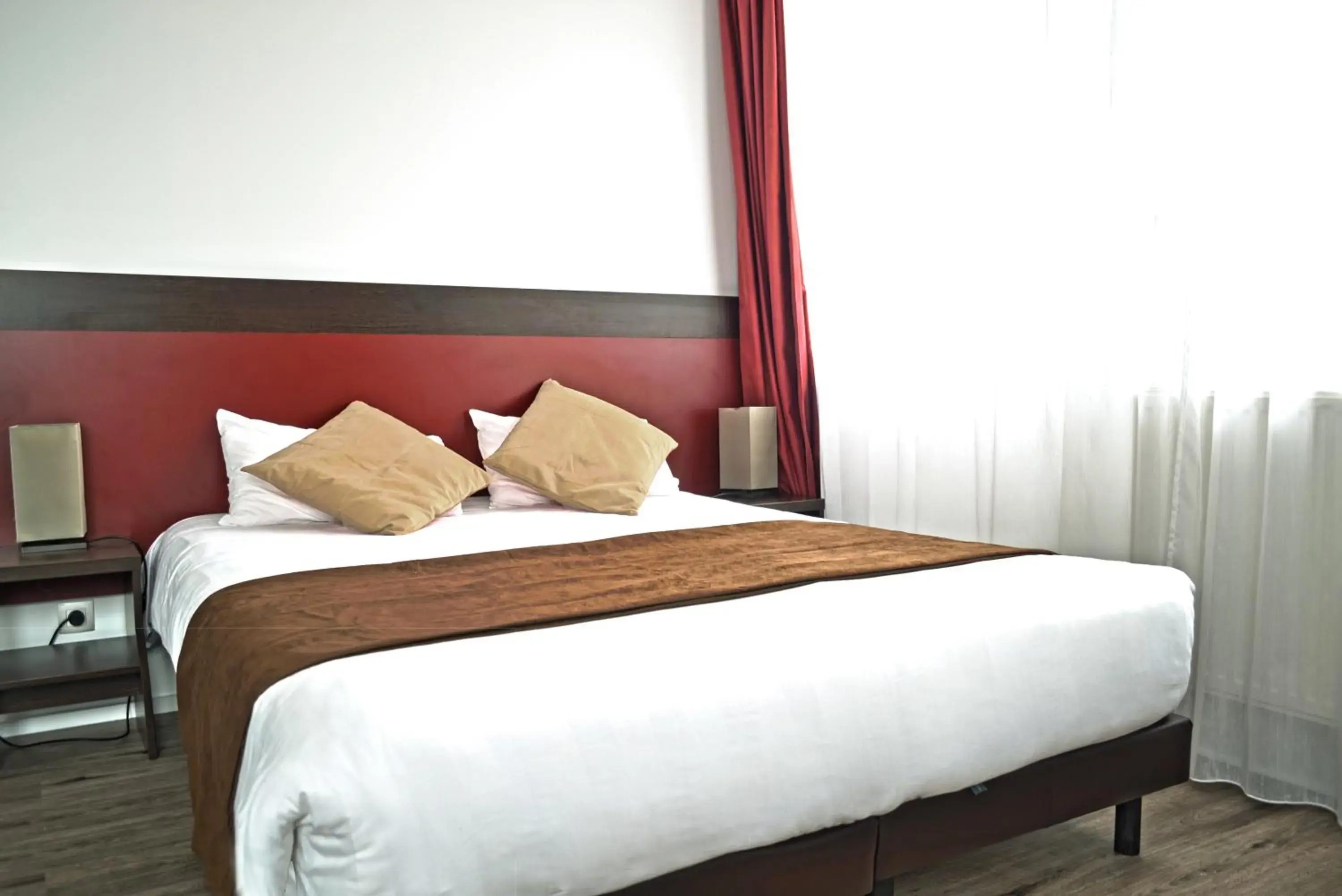 Bedroom, Bed in Residhotel Lille Vauban