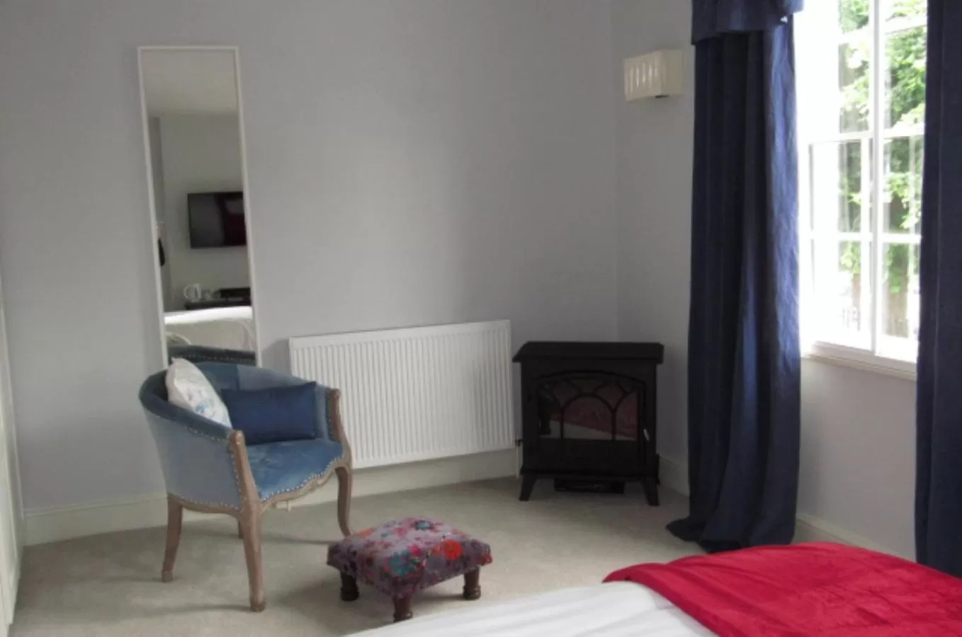 Shower, Bed in The Old Vicarage Hotel & Restaurant