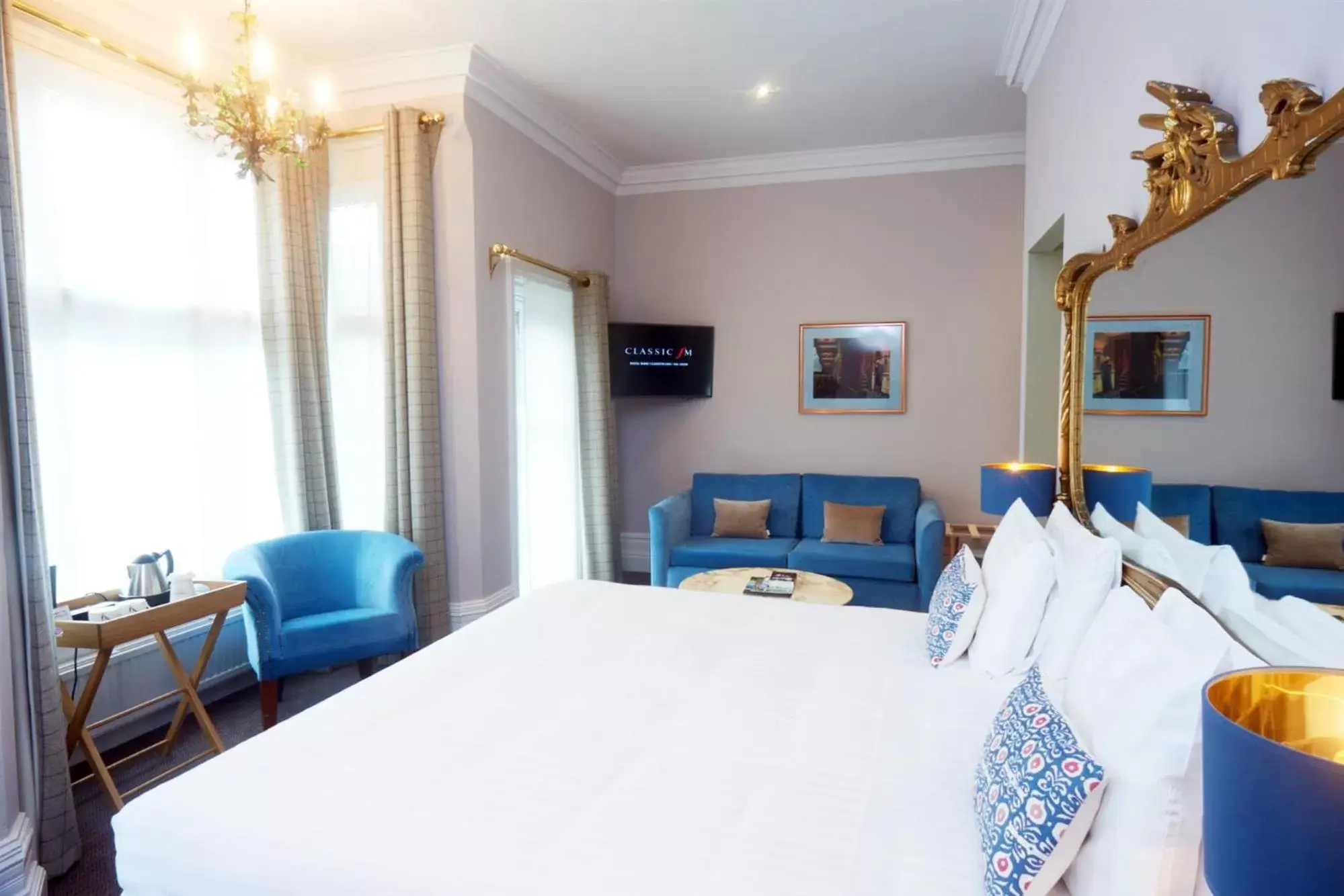 Bed in Embankment Hotel