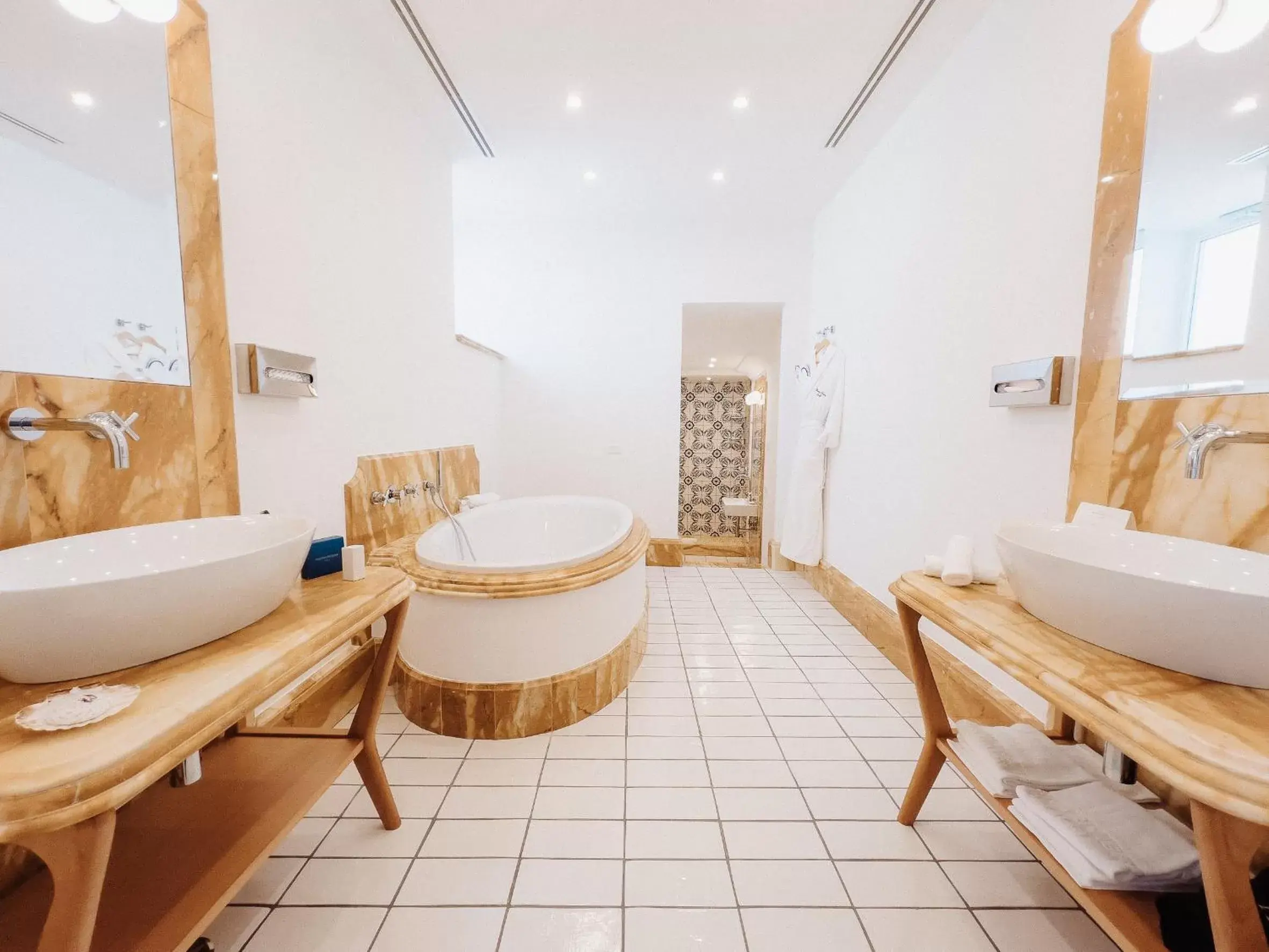 Bathroom in Hotel Marina Riviera