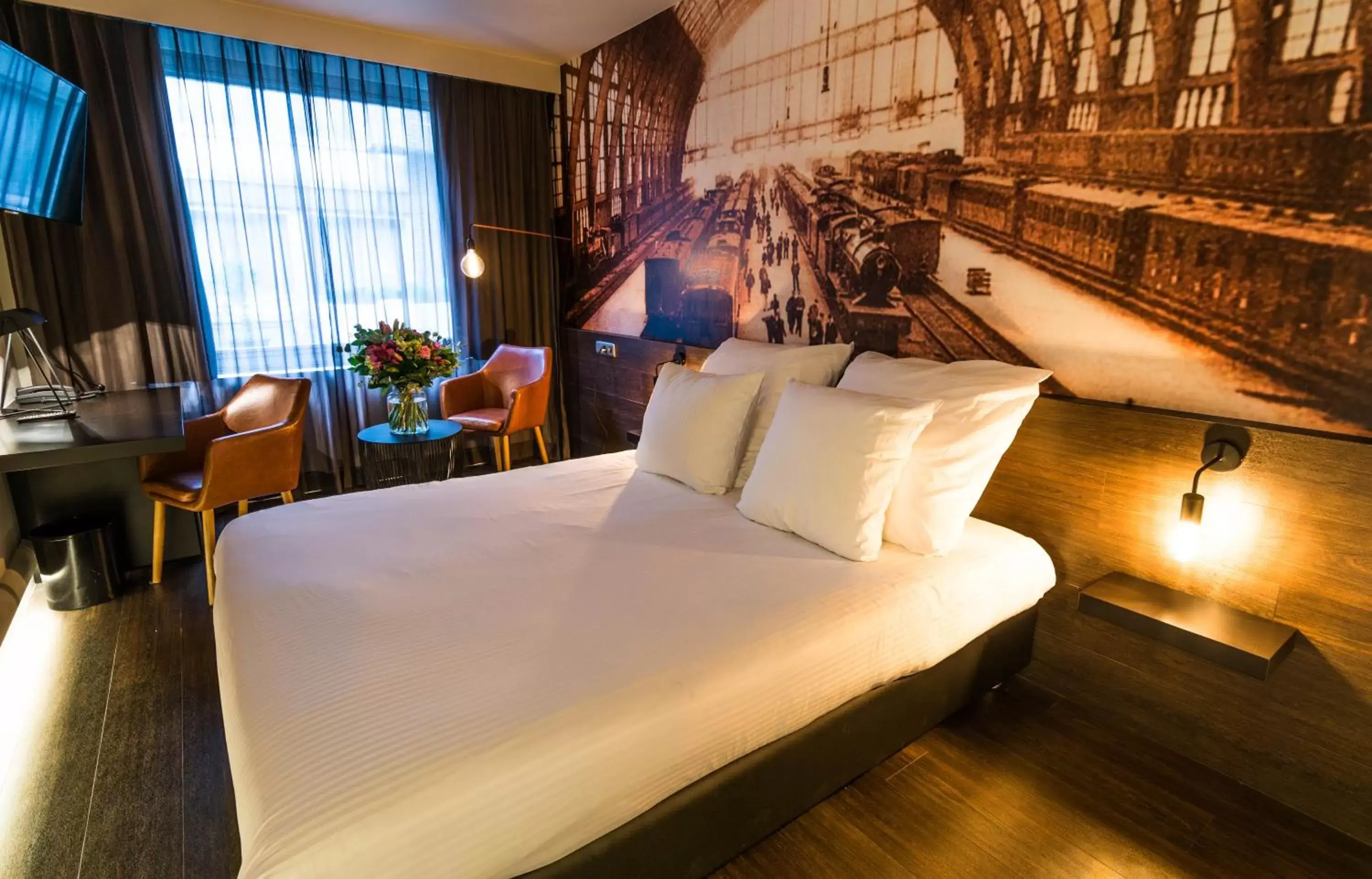 Bed in De Keyser Hotel