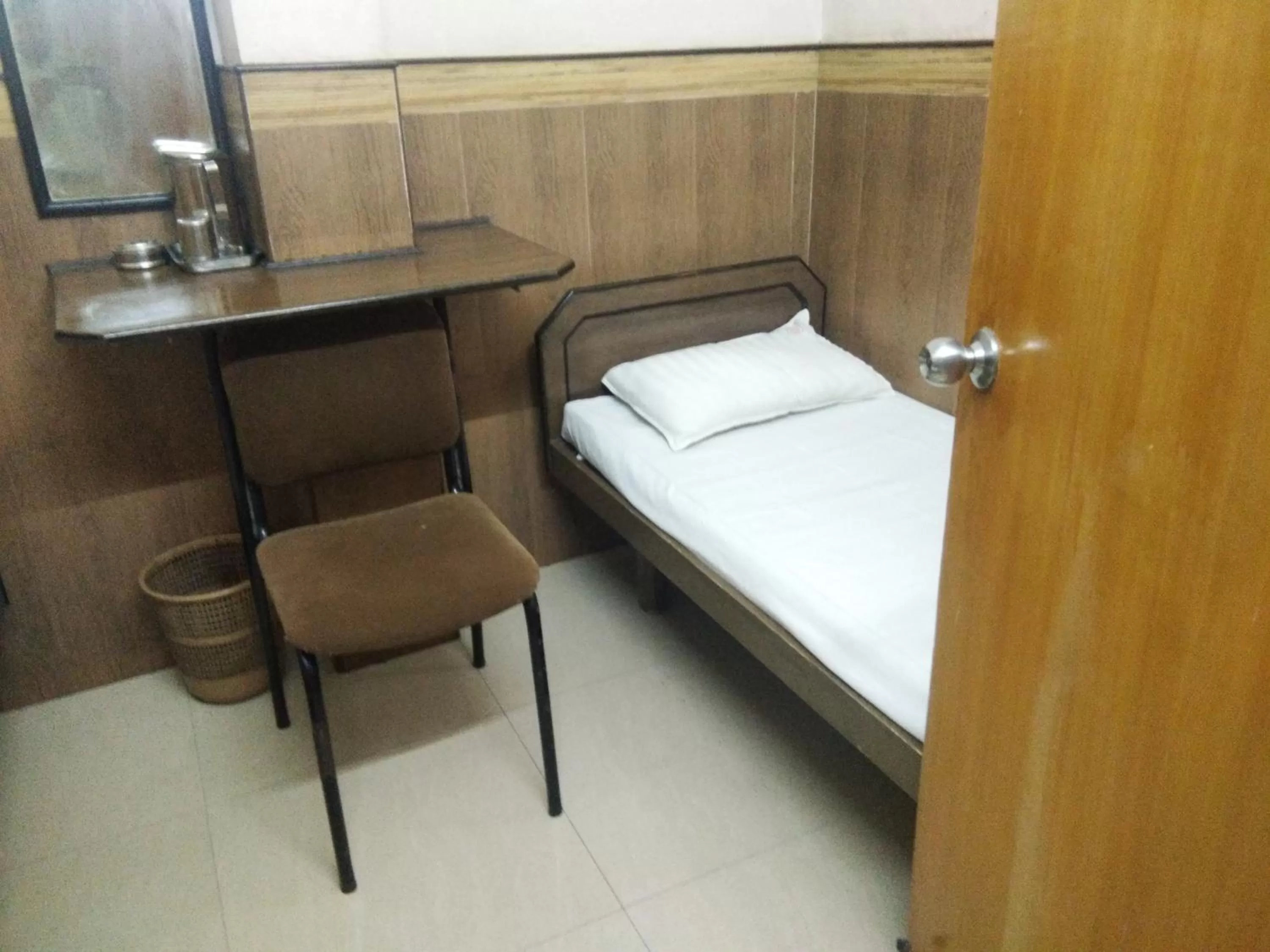 Bedroom, Bed in Sri Saraswathi Lodge