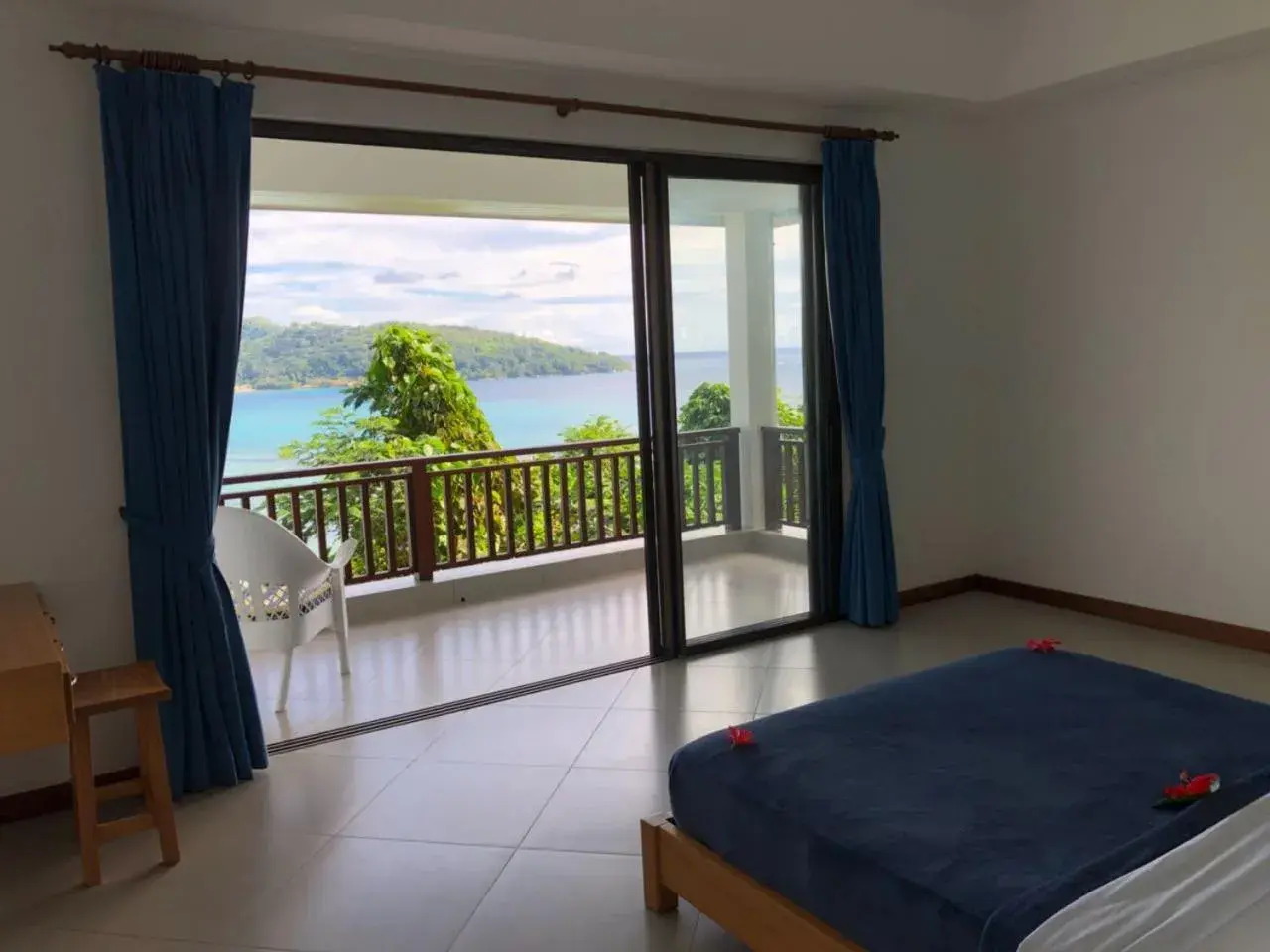 Balcony/Terrace, Bed in Sailfish Beach Villas Balcony/Terrace, Bed in Sailfish Beach Villas