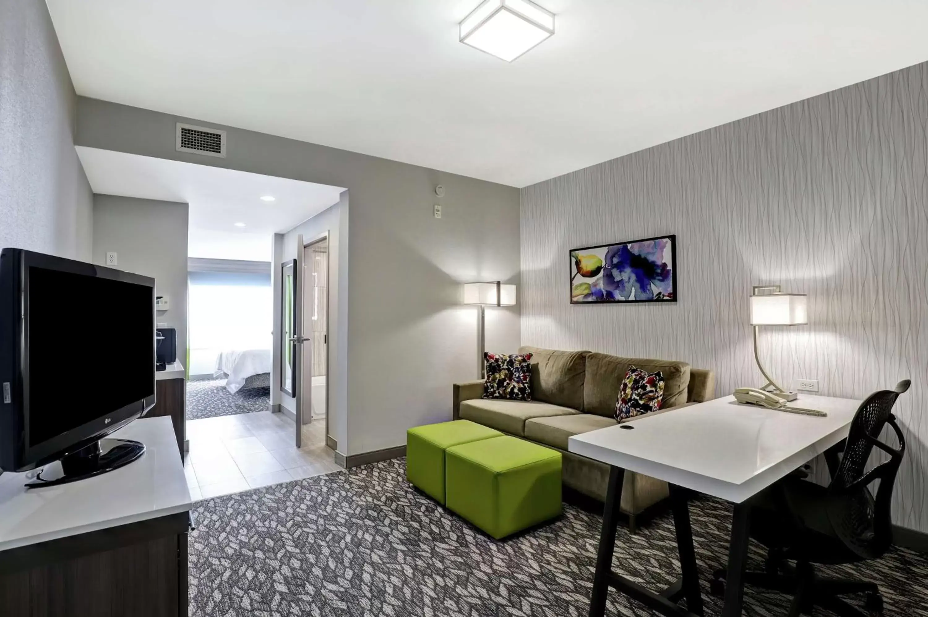 Bedroom, Seating Area in Hilton Garden Inn Toronto/Ajax