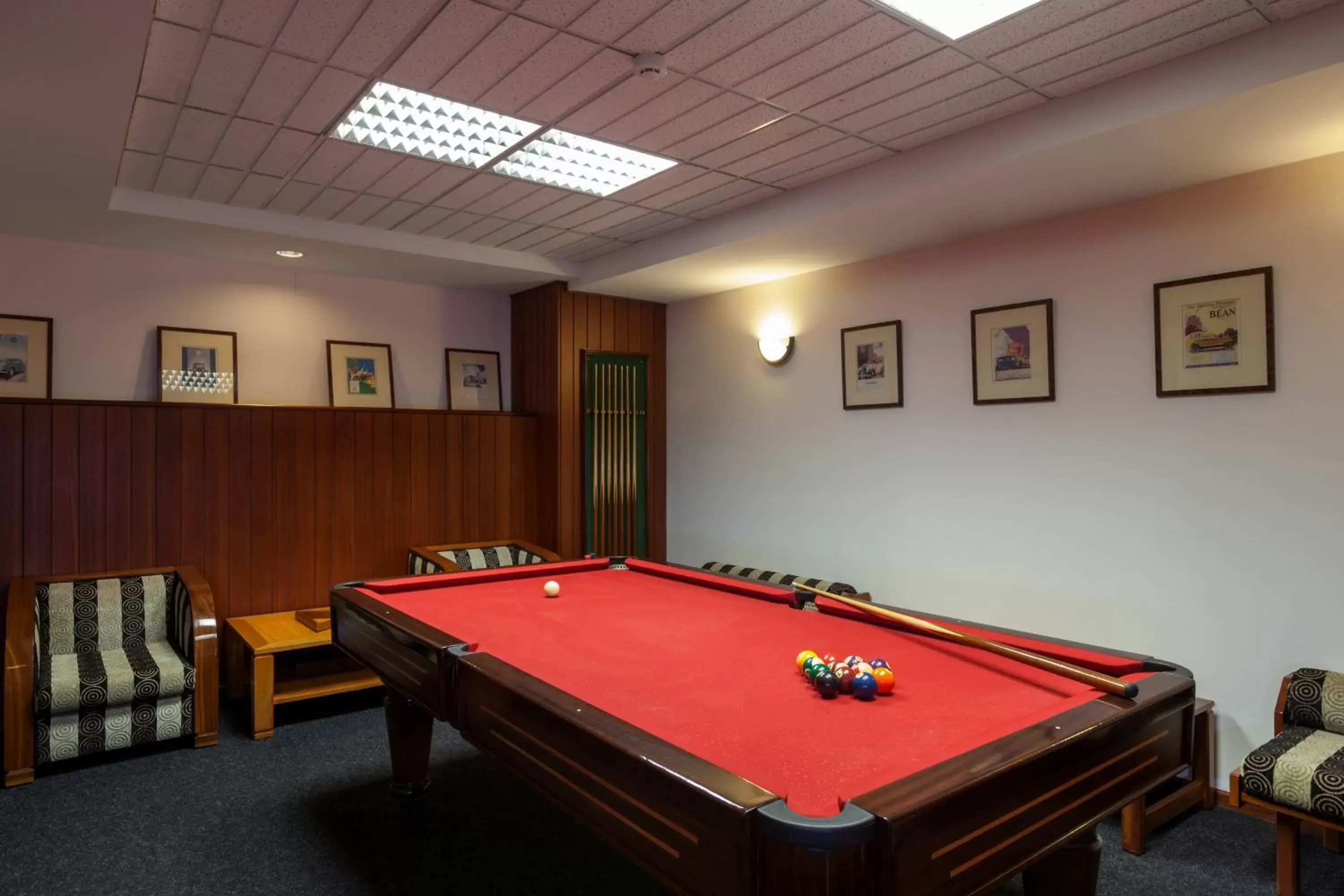 Game Room, Billiards in Hotel Rali Viana