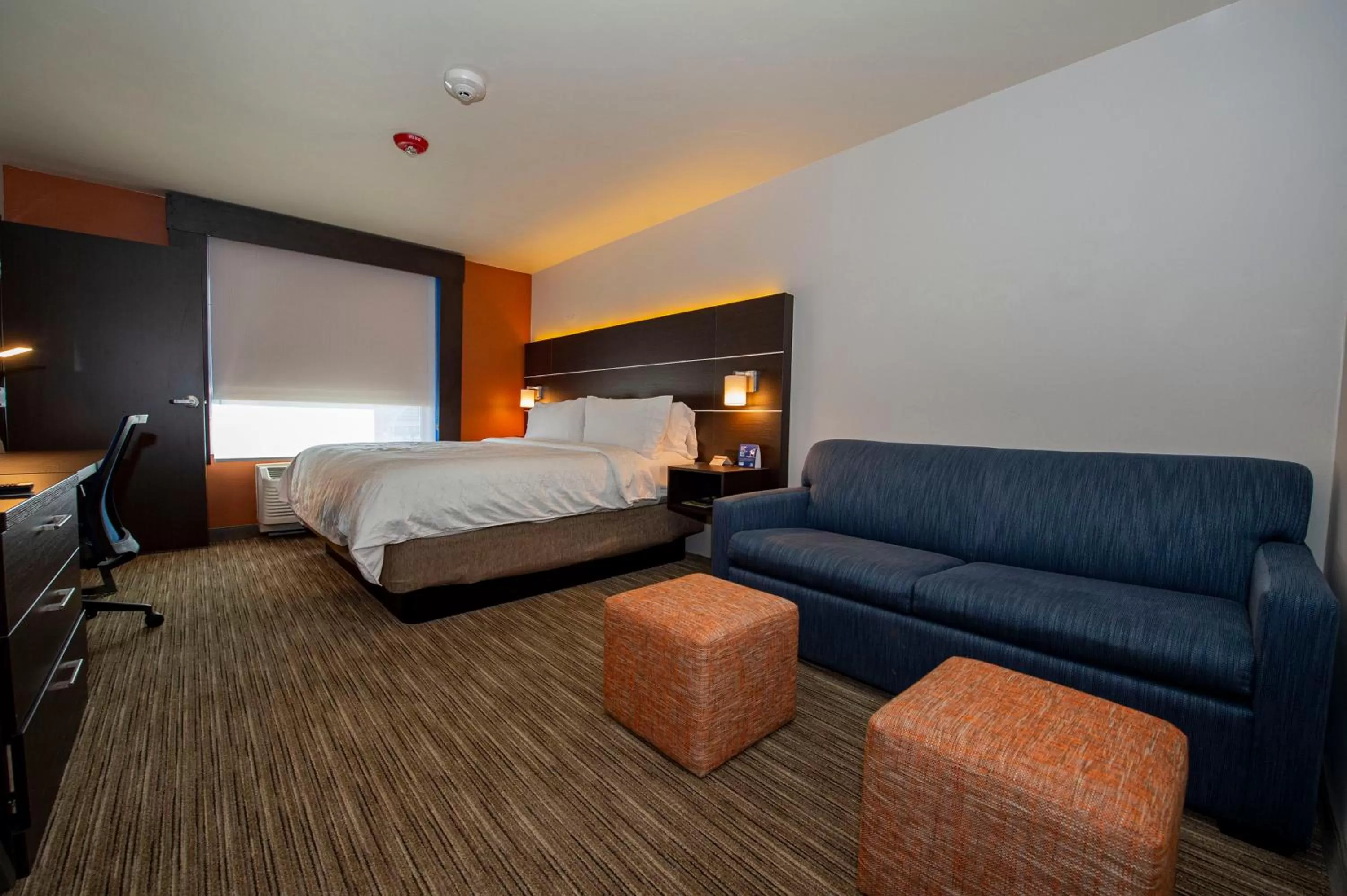 Holiday Inn Express & Suites - Colorado Springs AFA Northgate by IHG
