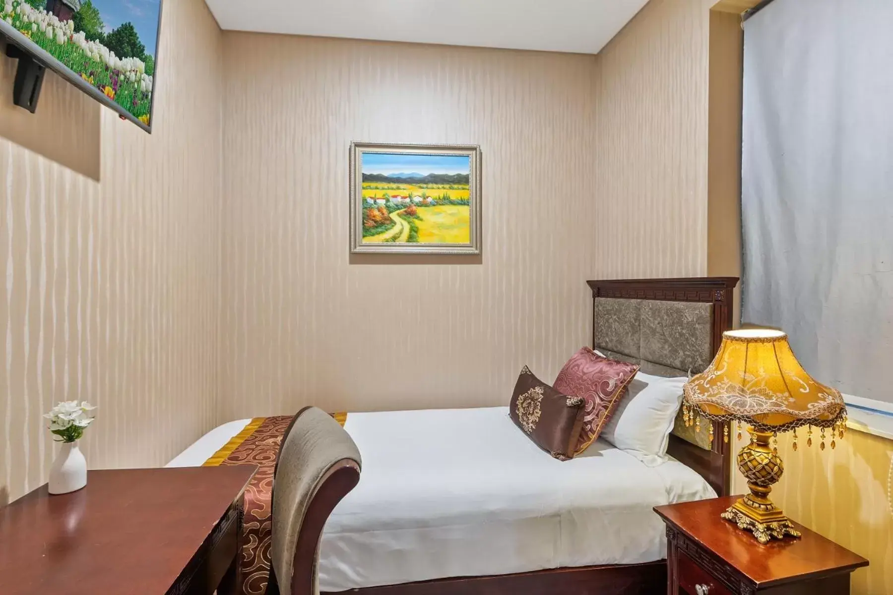 Bedroom, Bed in YEHS Hotel Sydney CBD