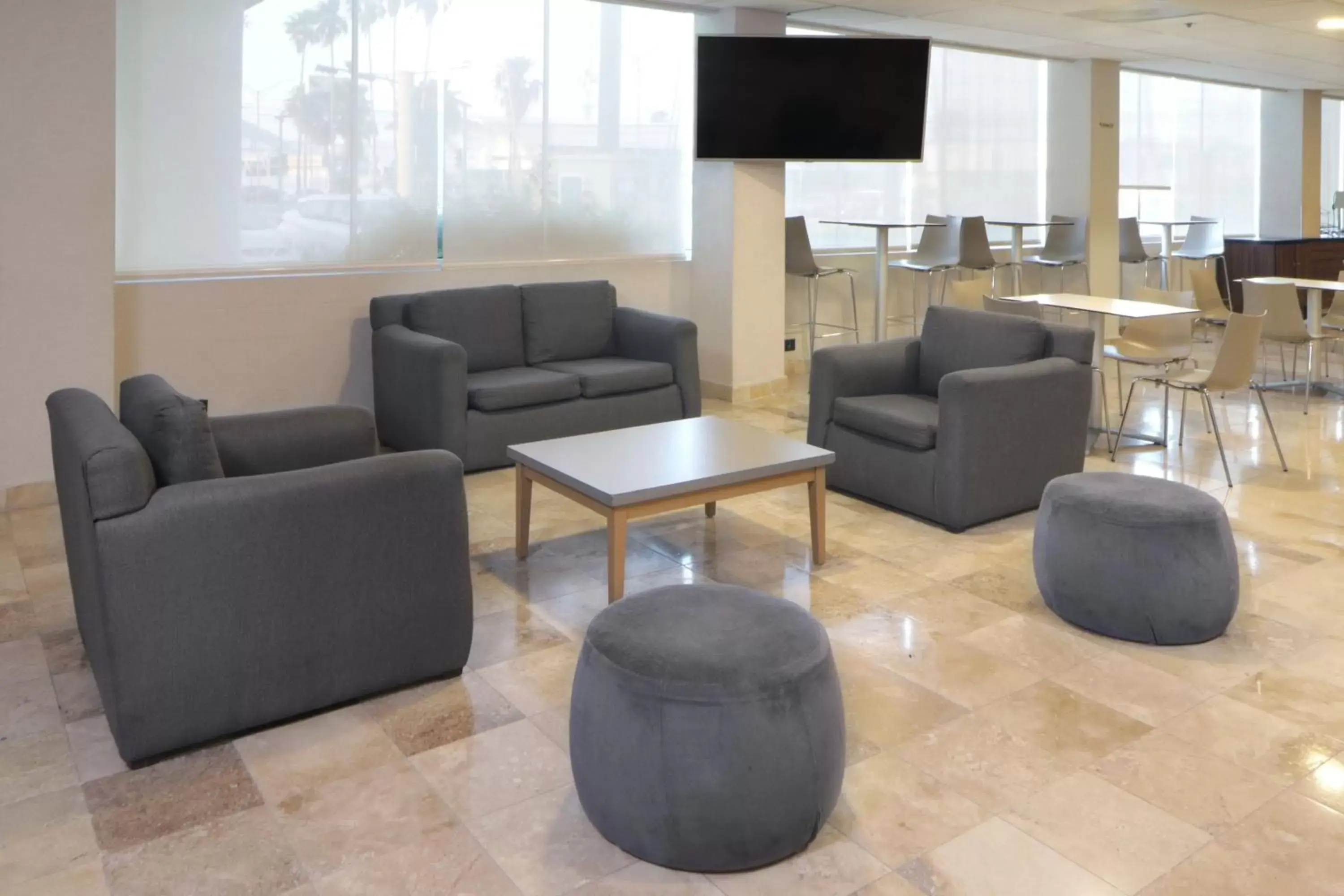 Lobby or reception, Seating Area in City Express by Marriott Nuevo Laredo