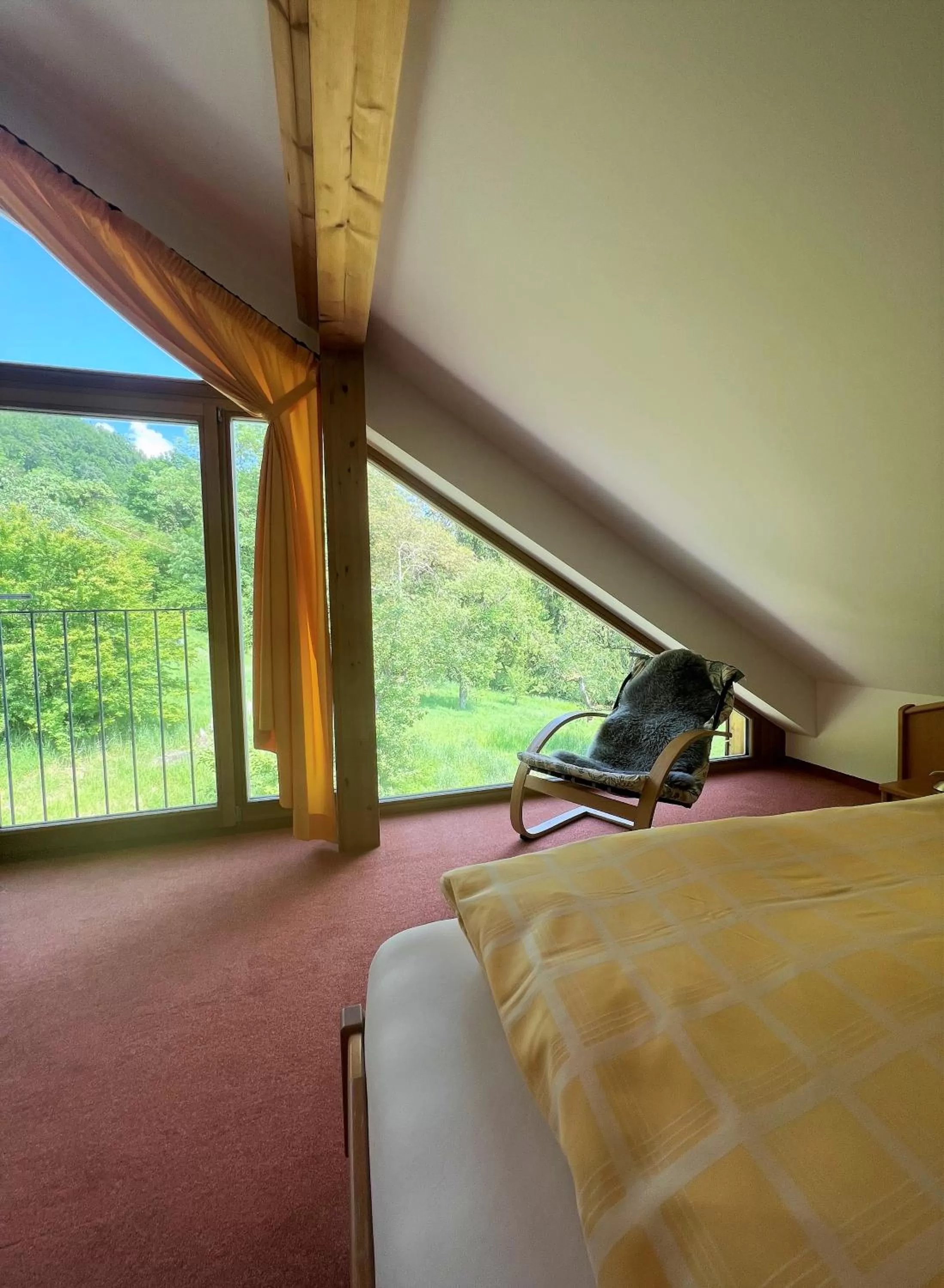 Photo of the whole room, Bed in Sunhill Appartments, klimatisiert