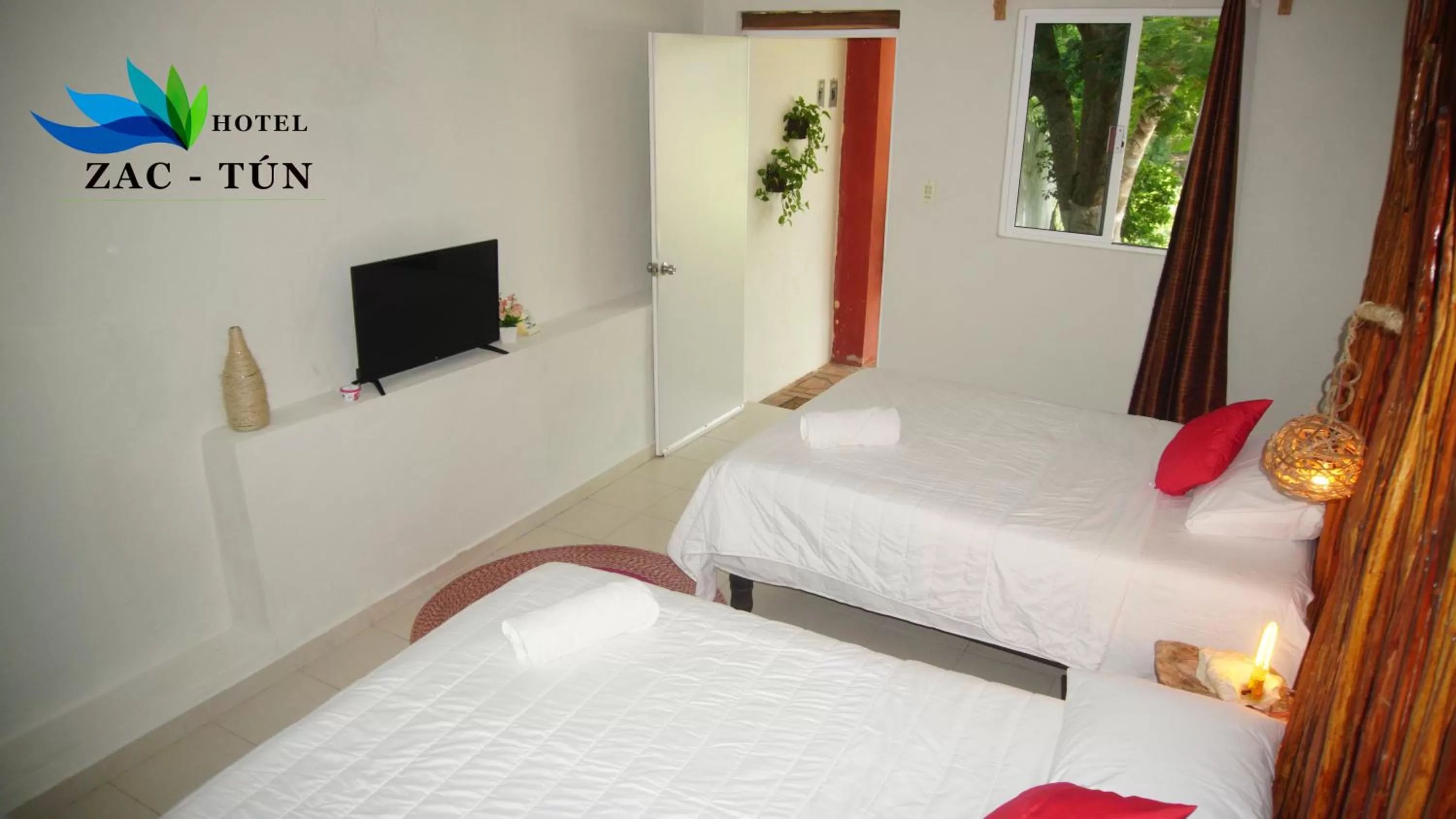 Photo of the whole room, Bed in Hotel Zac Tun