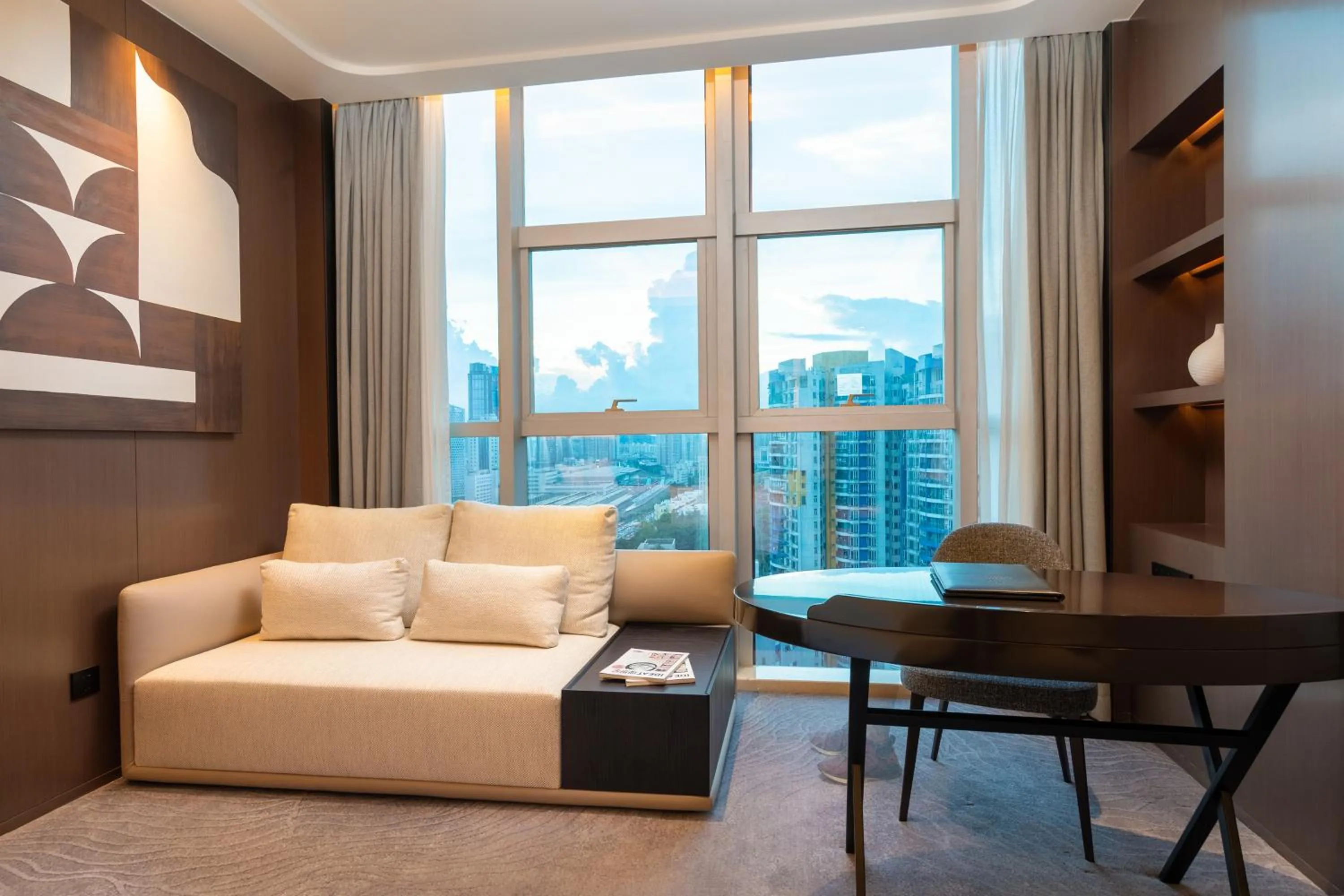 Honder International Hotel - Free shuttle bus between hotel and exhibition center during Canton Fair period