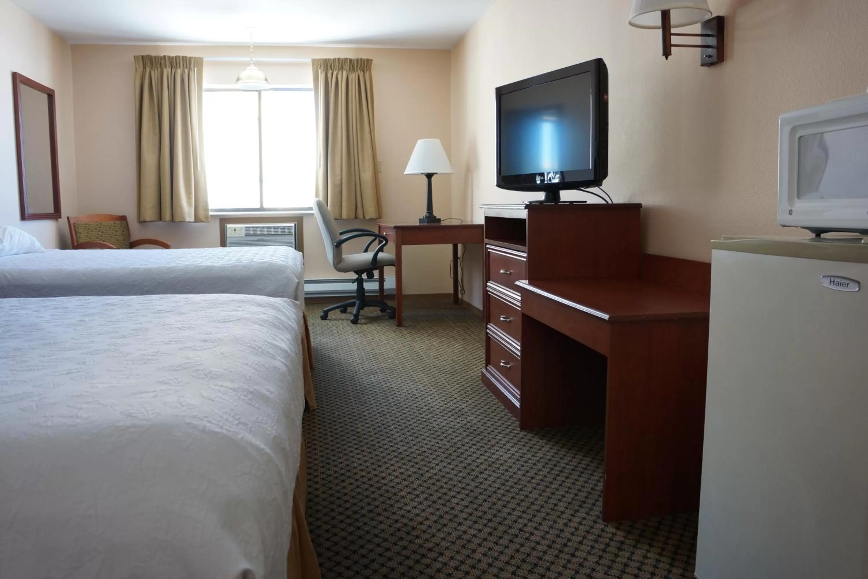 Other, Bed in Luxury Inn & Suites