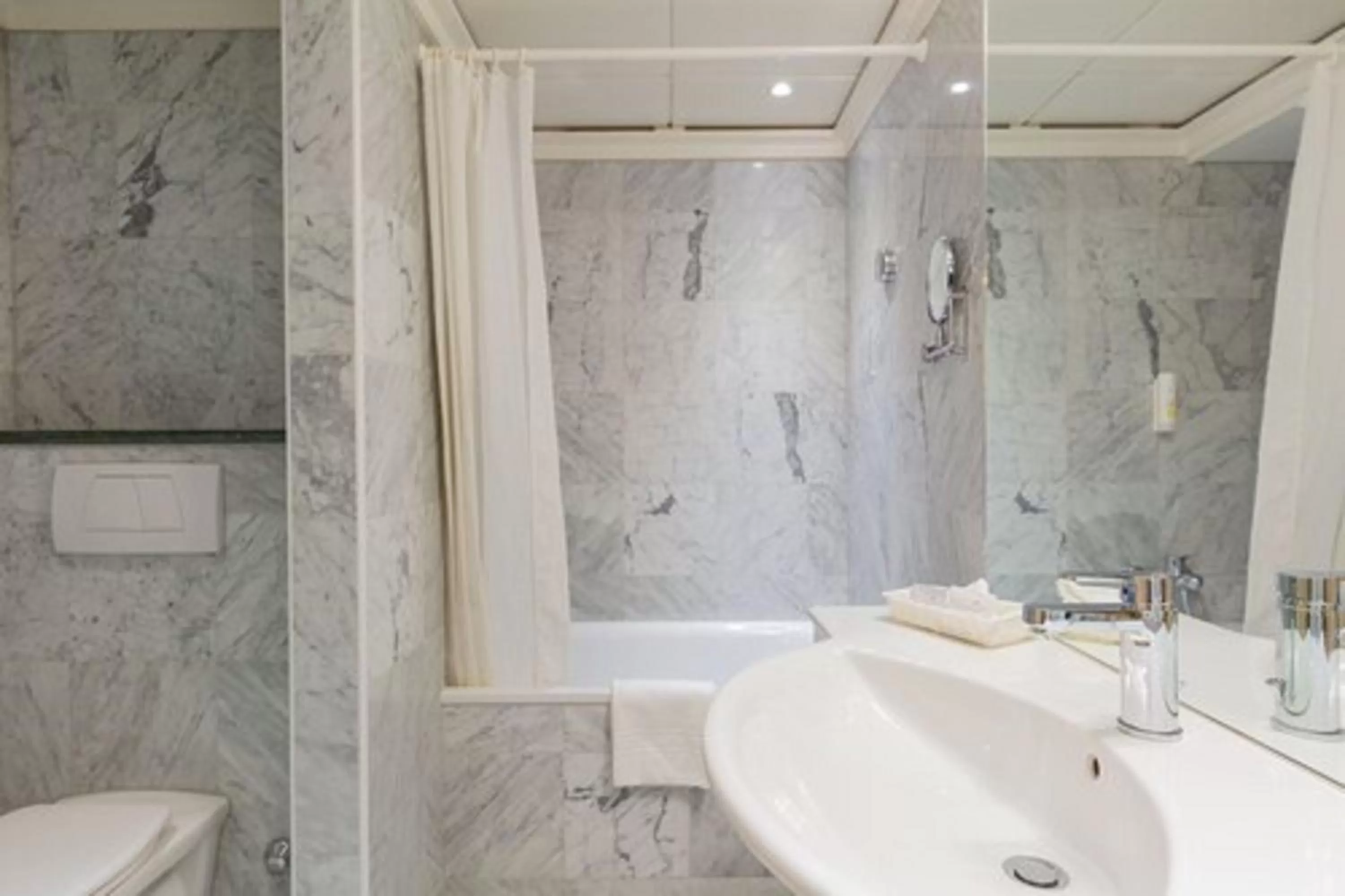 Standard Double Room in Hotel Athmos