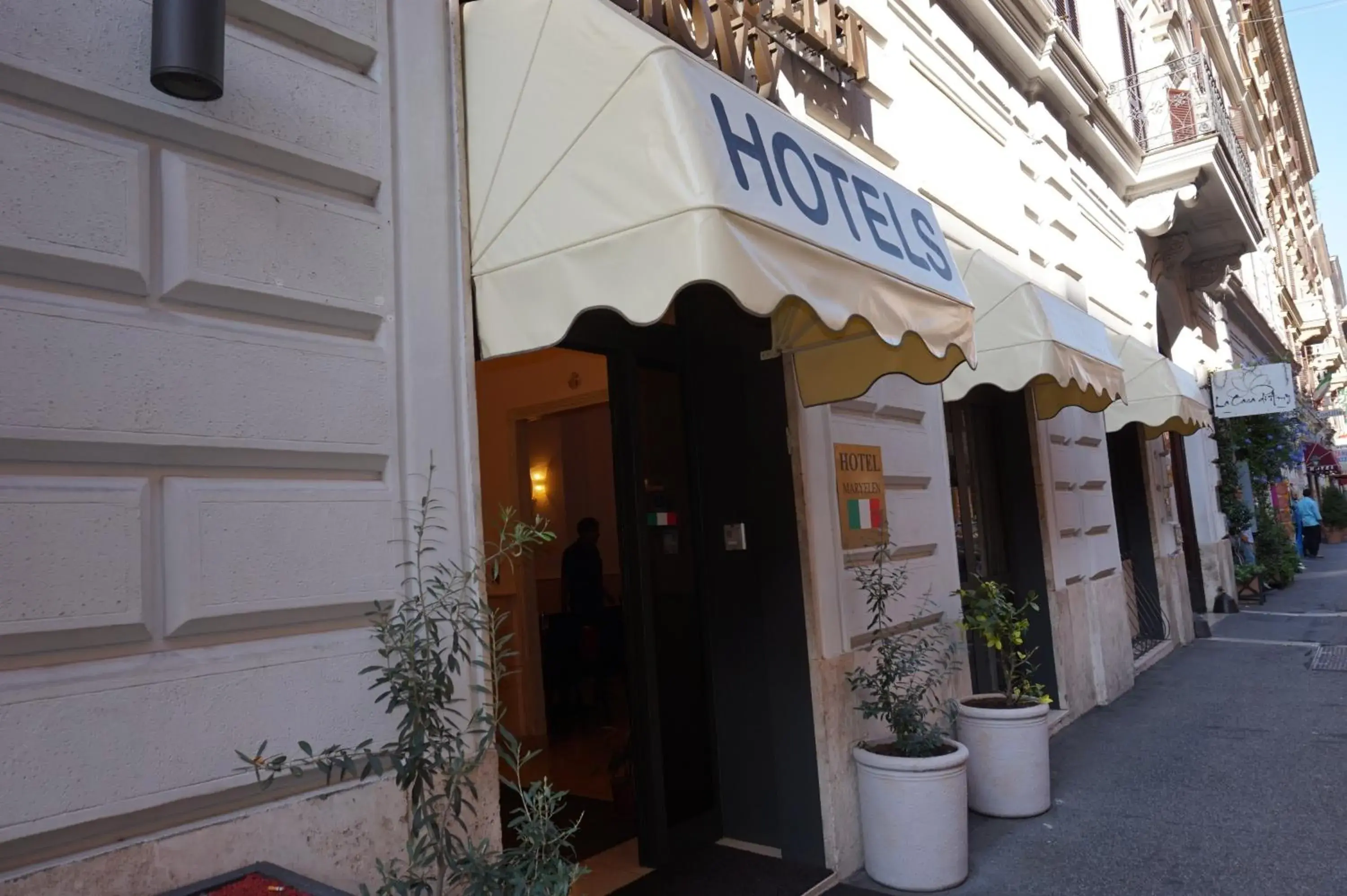 Property building in Hotel Maryelen Property building in Hotel Maryelen