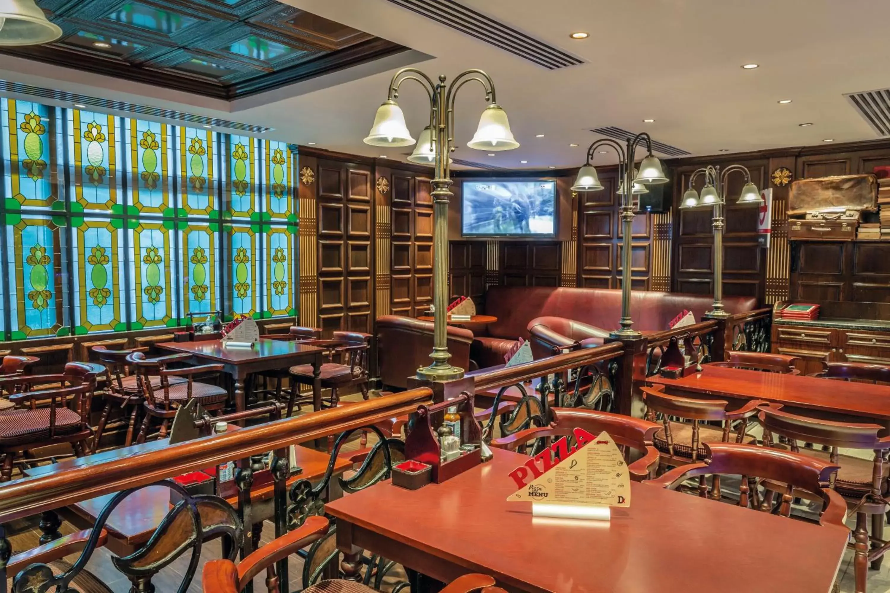 Lounge or bar, Restaurant/Places to Eat in Swissôtel Al Murooj Dubai