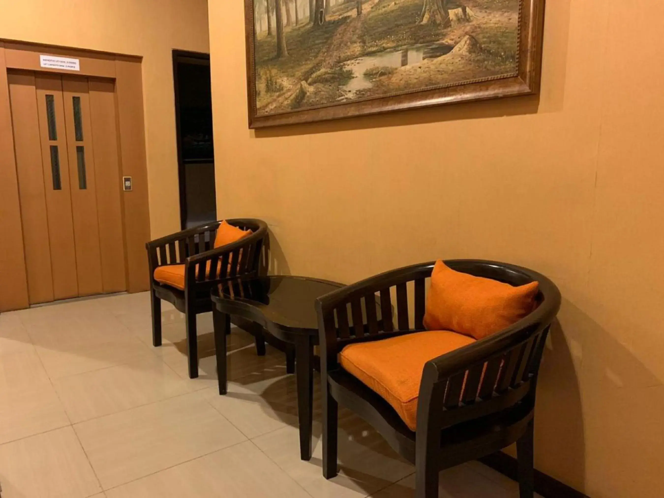 Area and facilities, Seating Area in Hotel Rumah Shinta