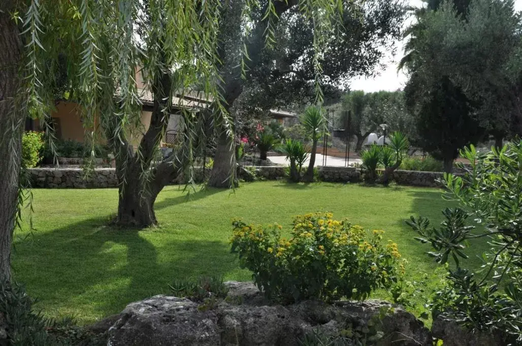 Garden in Hotel Masseria Le Pajare