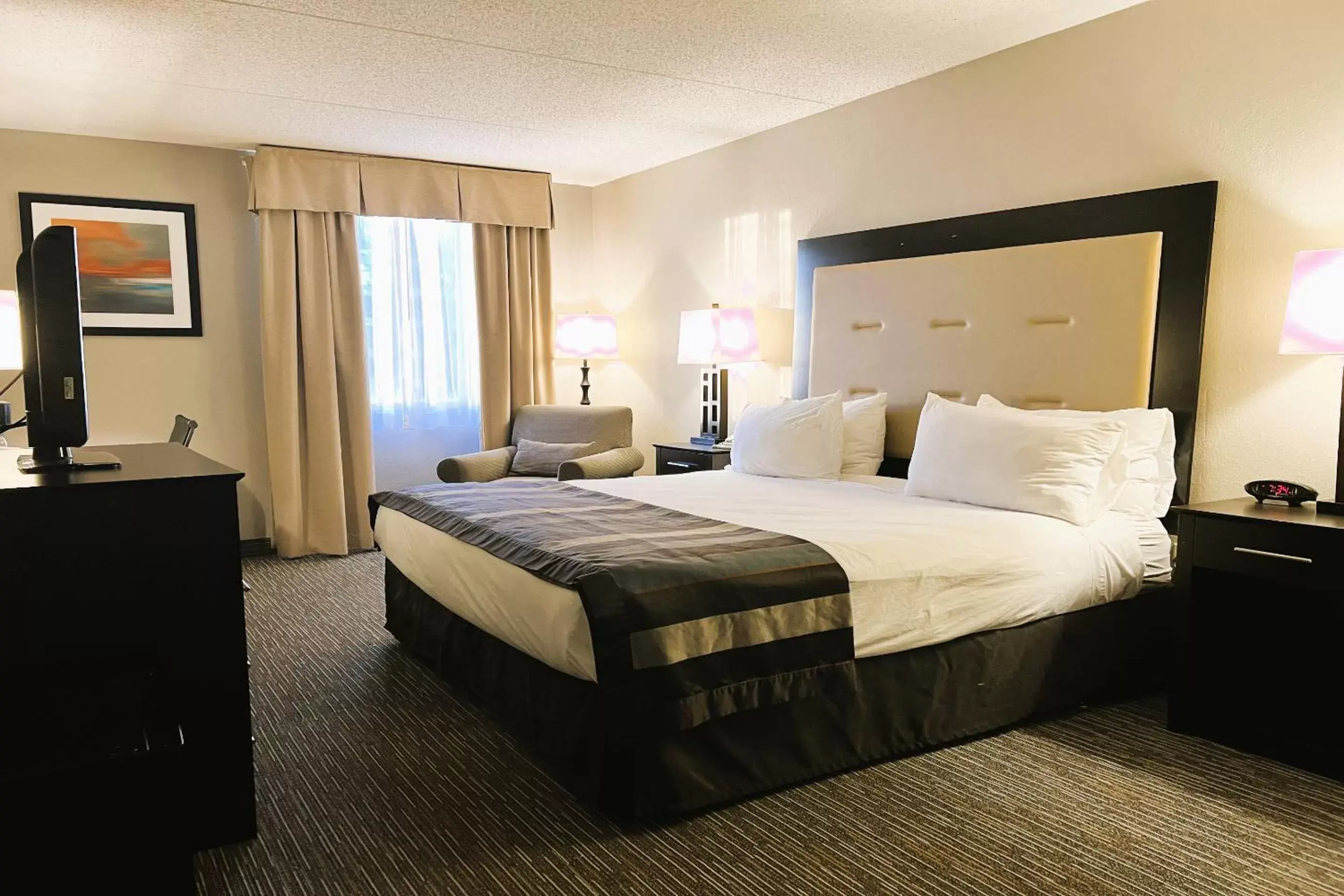 Bedroom, Bed in The Plaza On The Pike Hotel Atlantic City West by OYO