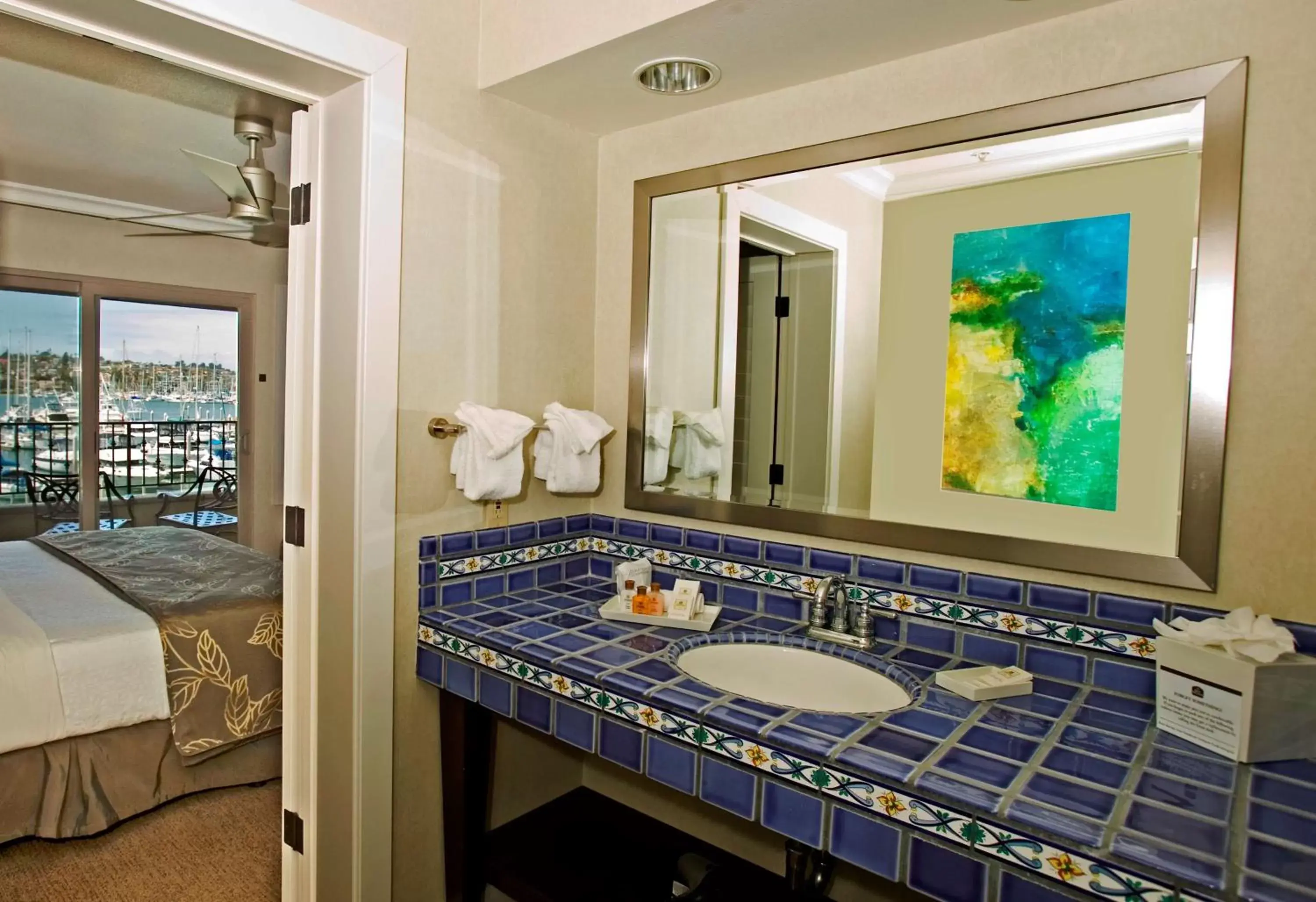 Bathroom in Best Western PLUS Island Palms Hotel & Marina