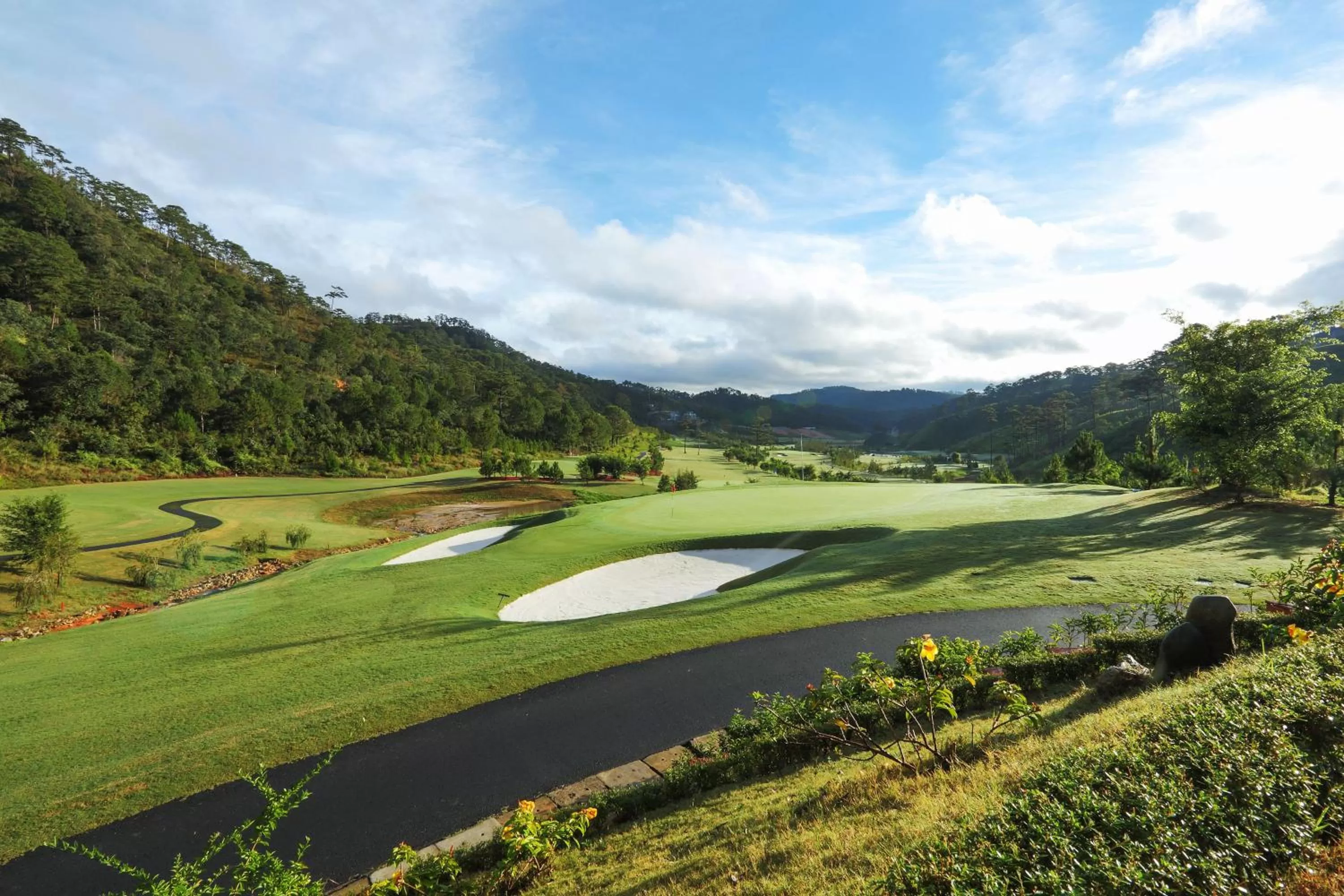 Golfcourse in Swiss-Belresort Tuyen Lam