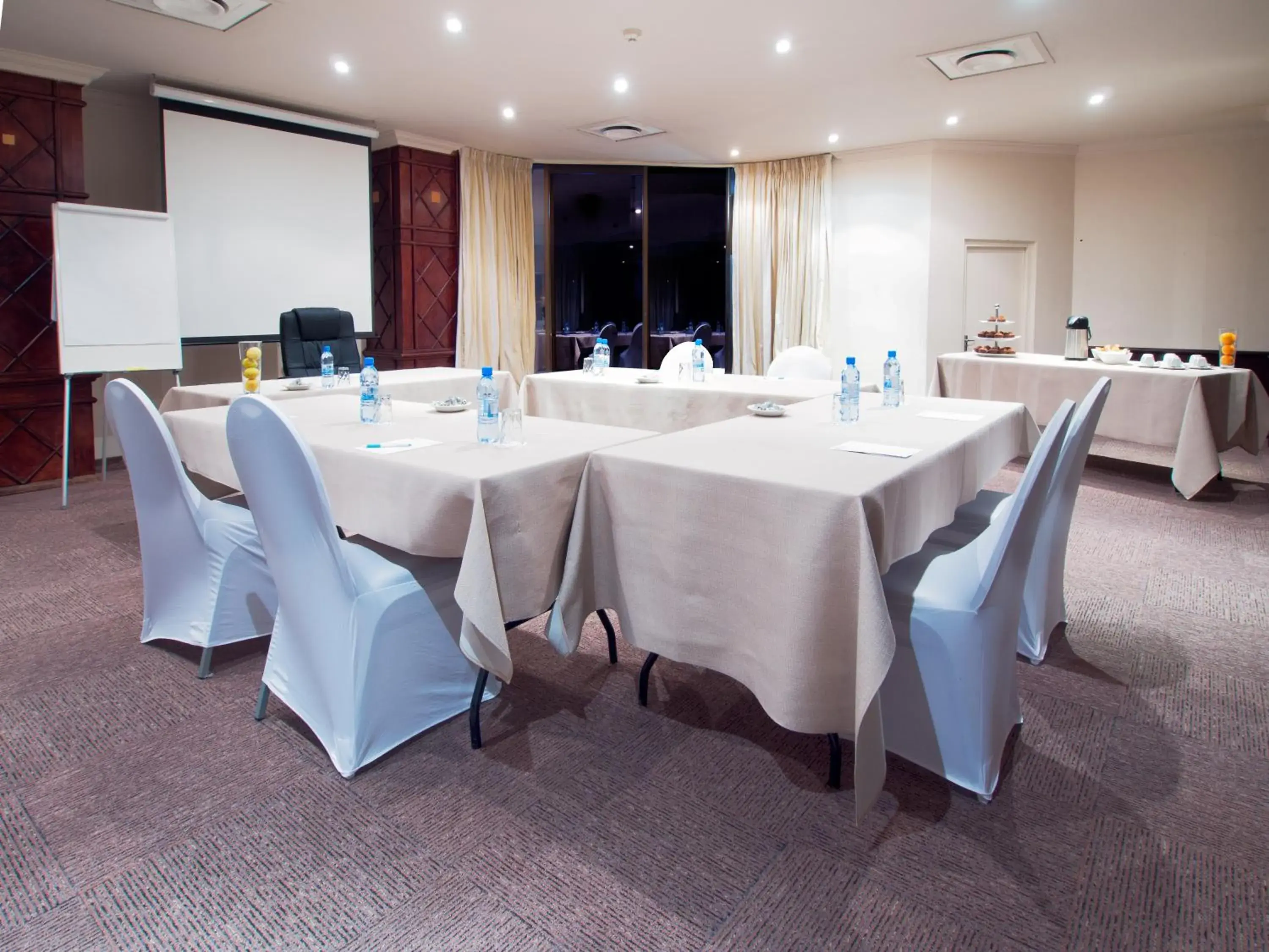 Banquet/Function facilities in Albany Hotel