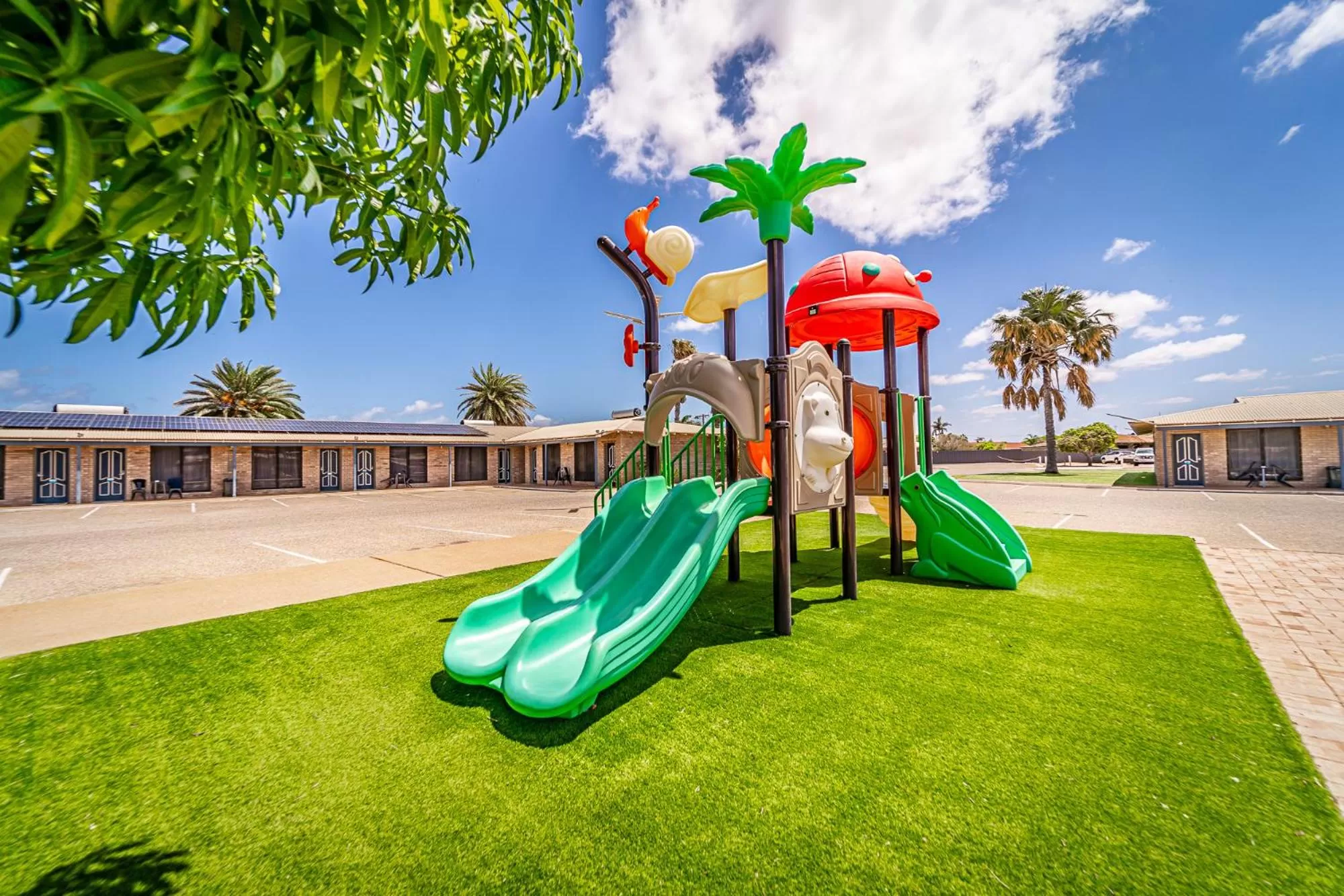 Children play ground in Carnarvon Motel