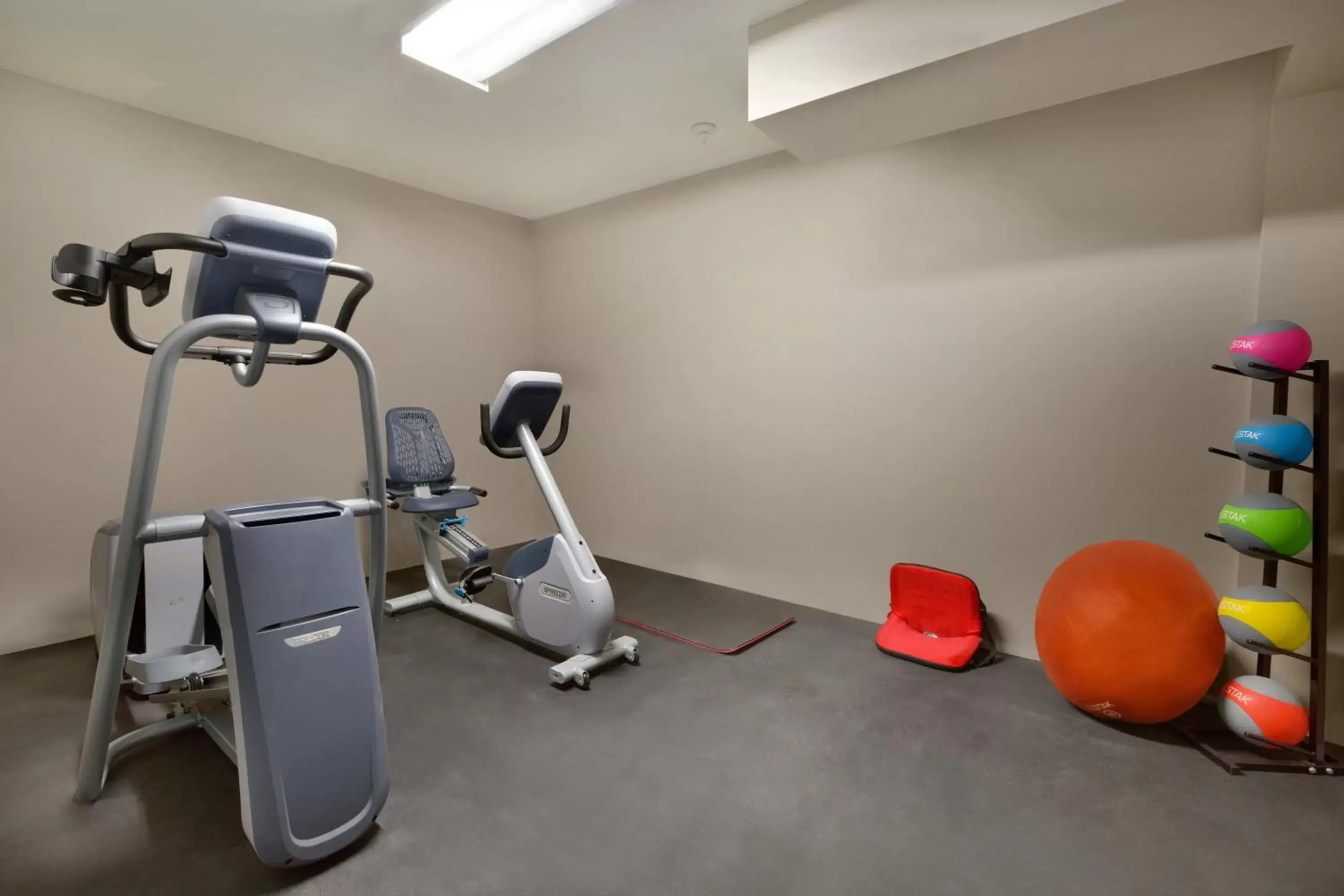 Fitness centre/facilities, Fitness Center/Facilities in Days Inn by Wyndham Stouffville