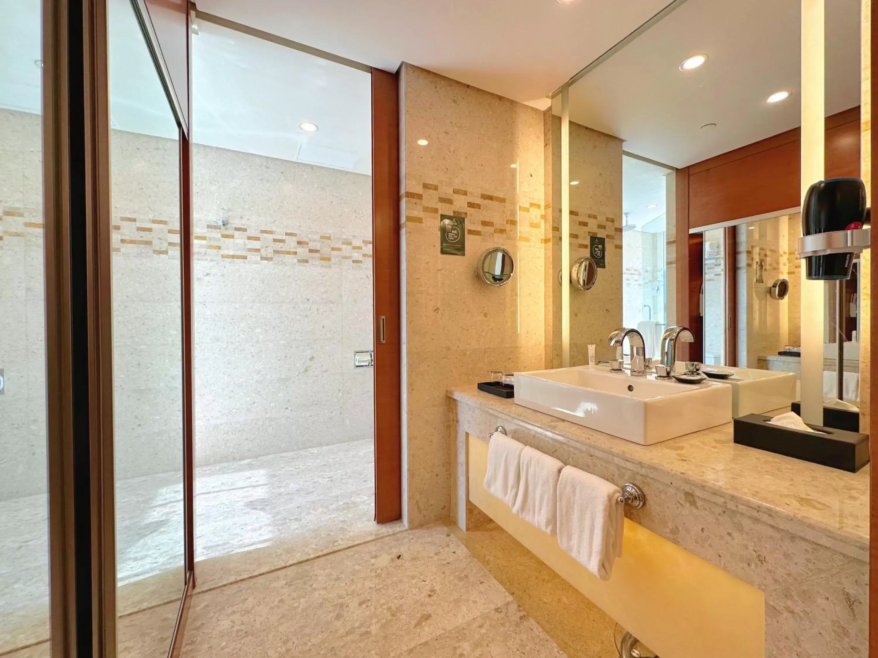 Bathroom in Swissotel Foshan, Guangdong - Free shuttle bus during canton fair complex during canton fair period