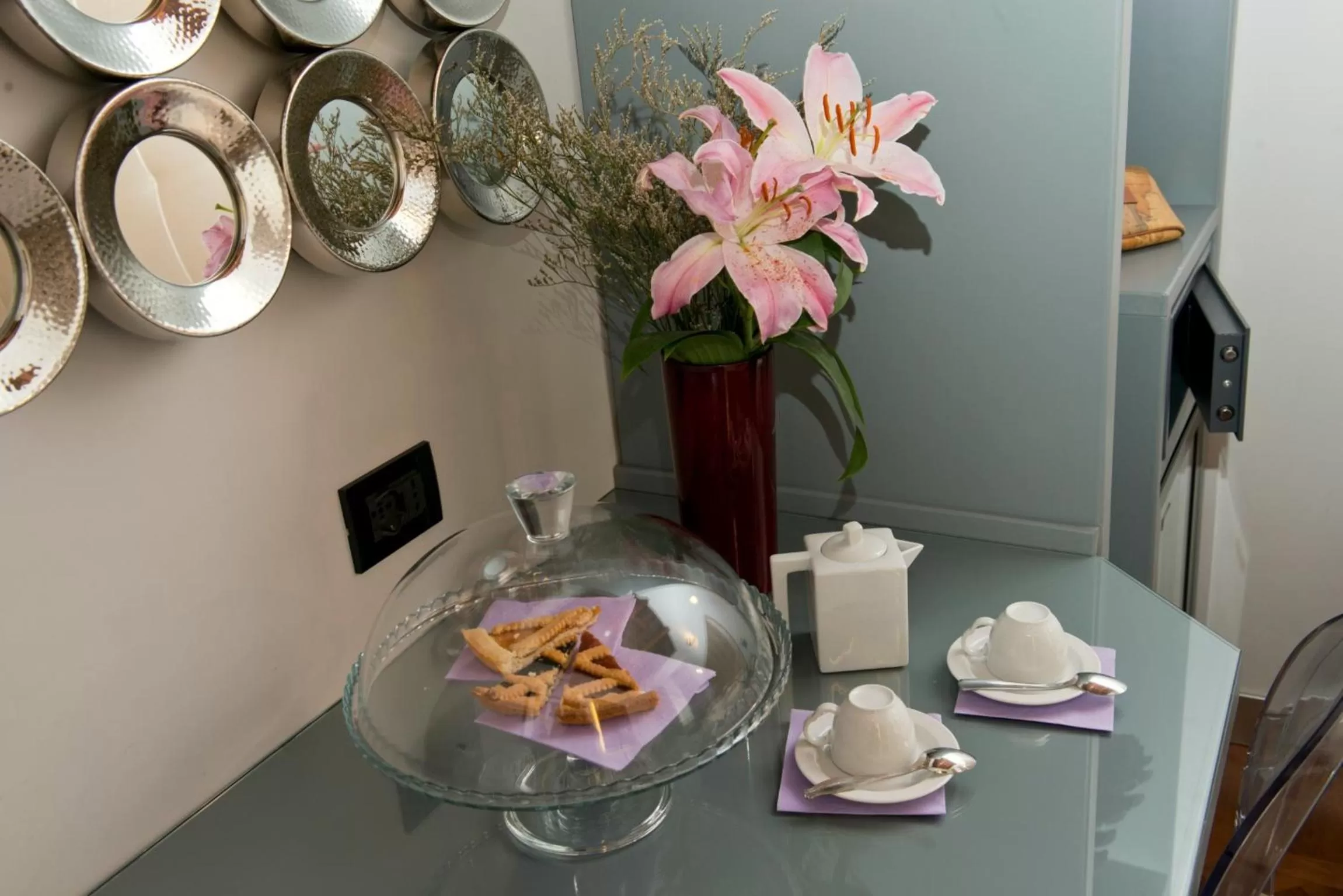 Coffee/tea facilities in Relais Forus Inn