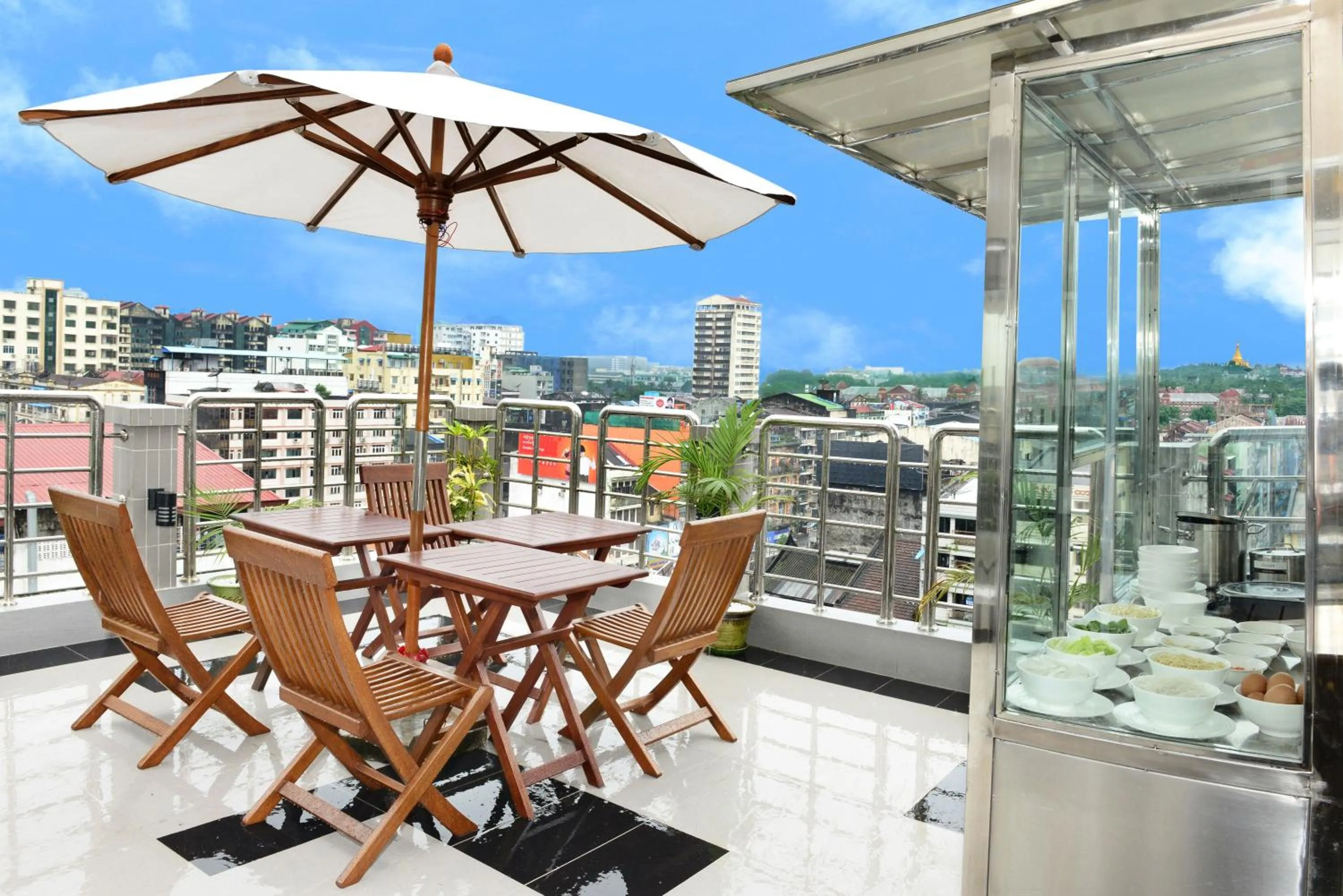 Restaurant/places to eat in Hotel Grand United - 21st Downtown