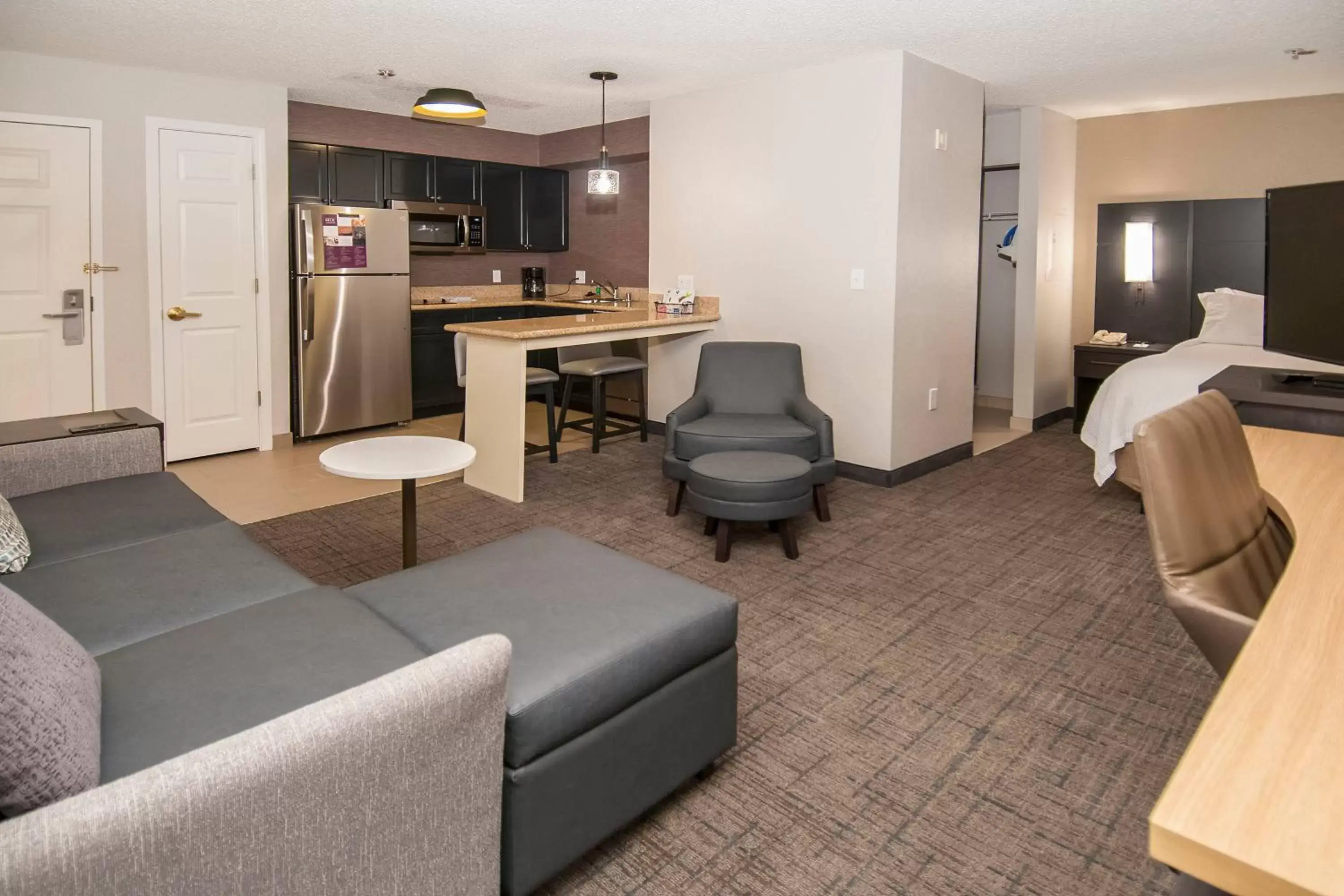 Photo of the whole room, Seating Area in Residence Inn by Marriott Springdale