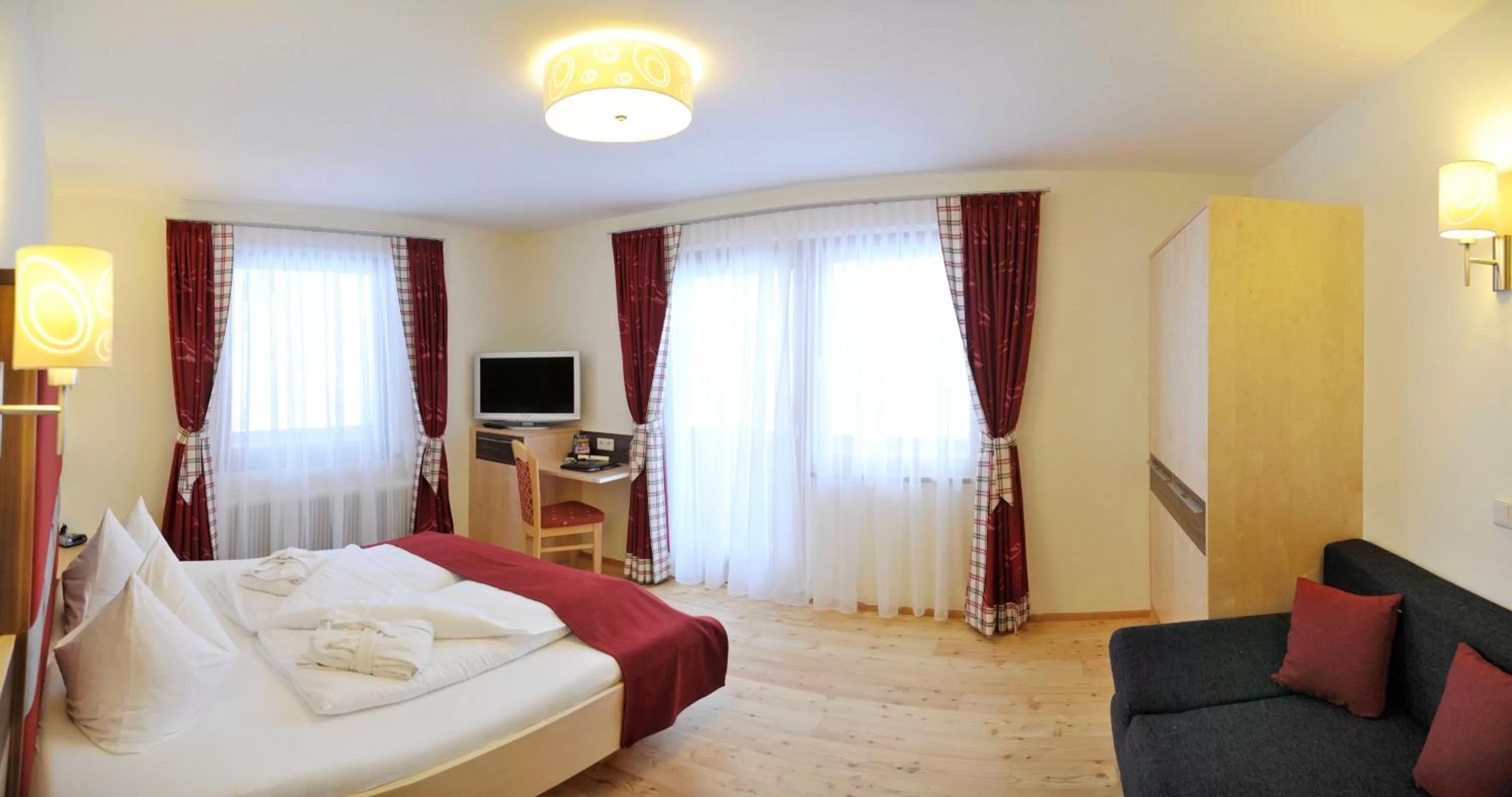 Bed in Hotel Rösslhof