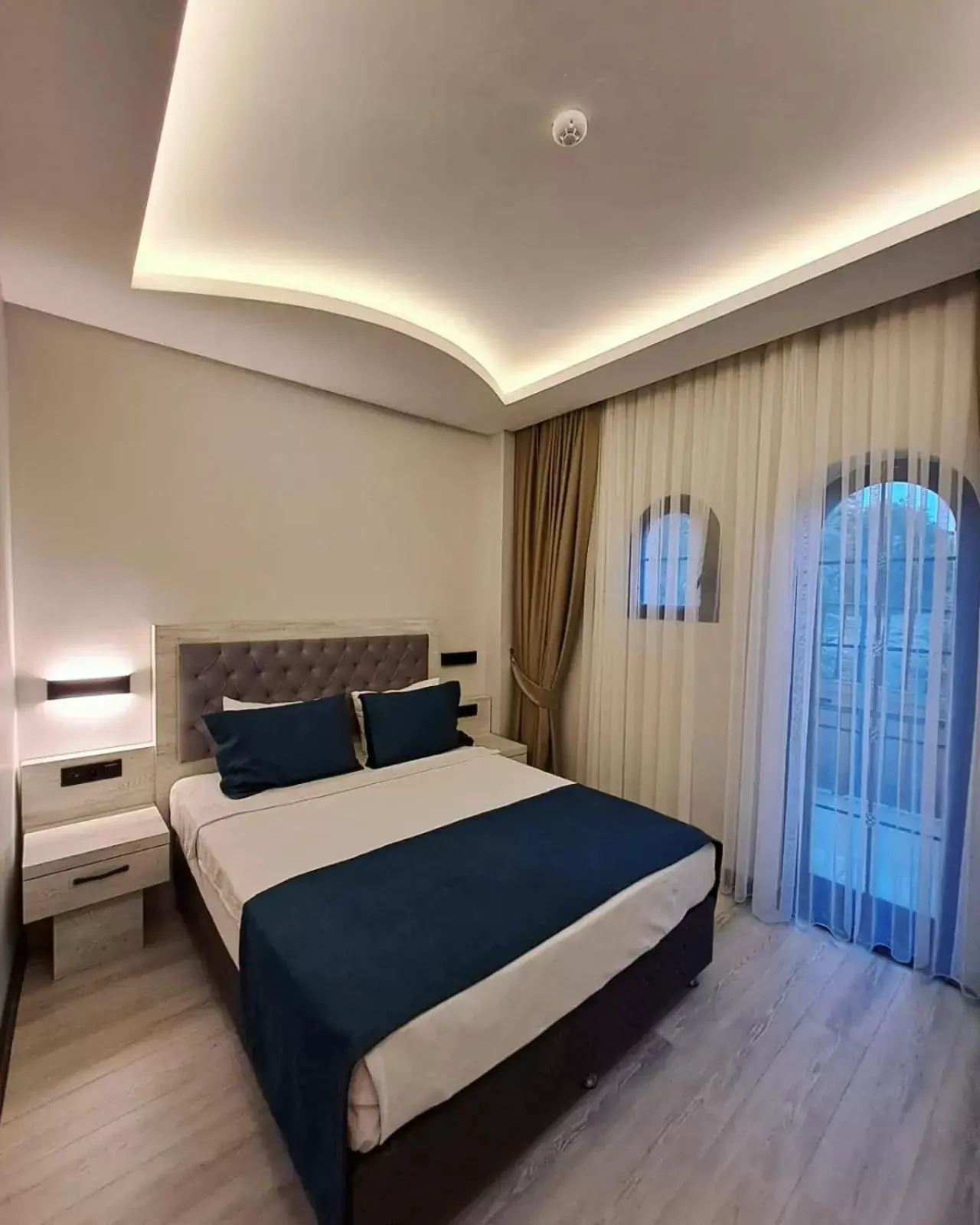 Property building, Bed in Altinsaray Hotel