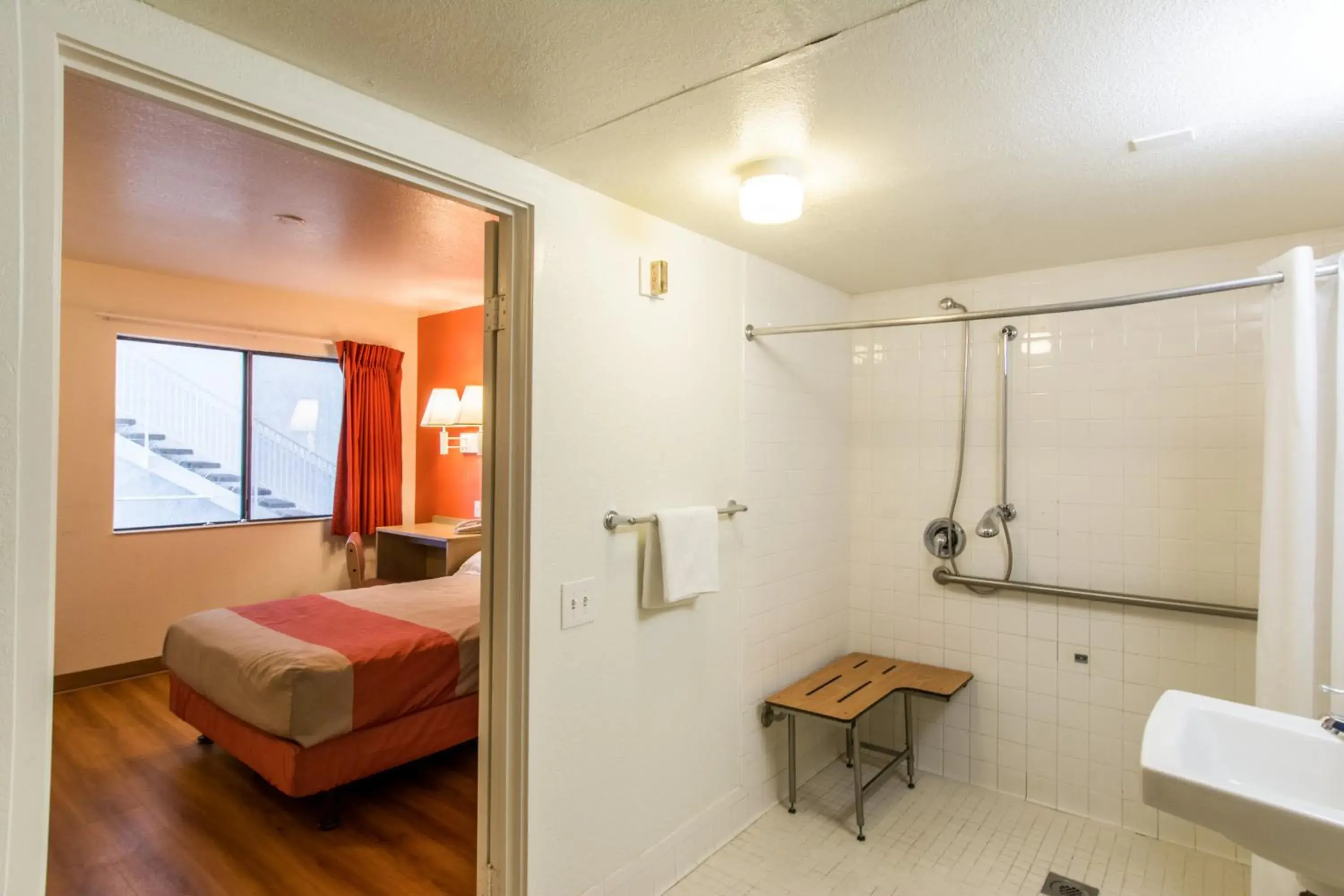 Bedroom, Bathroom in Motel 6-Redding, CA - North