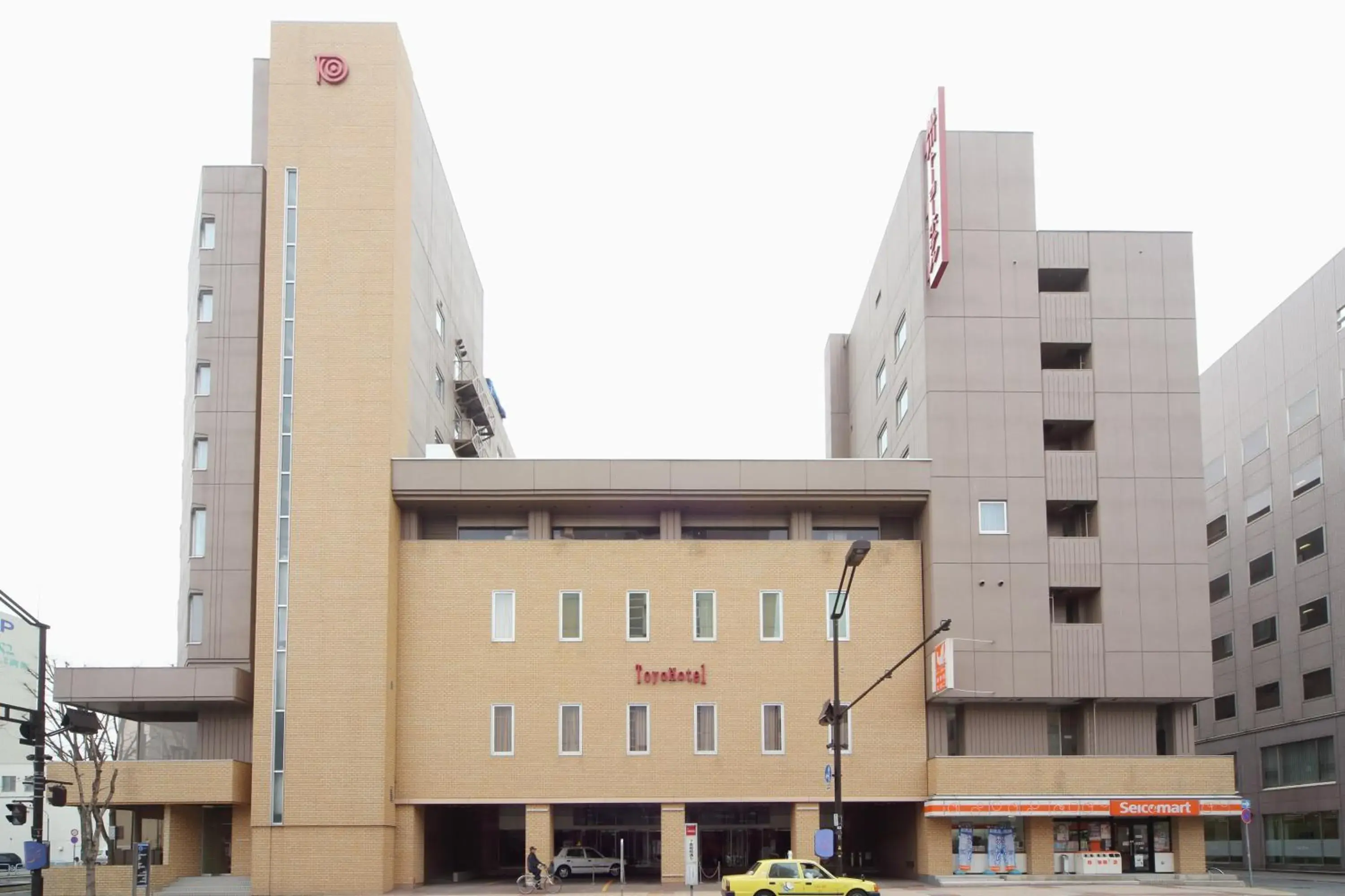 Facade/entrance, Property Building in Asahikawa Toyo Hotel