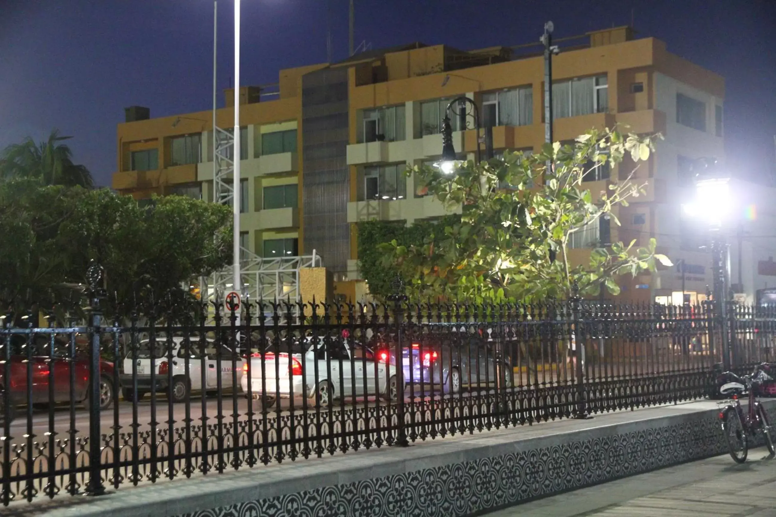 Facade/entrance, Property Building in Hotel del Parque