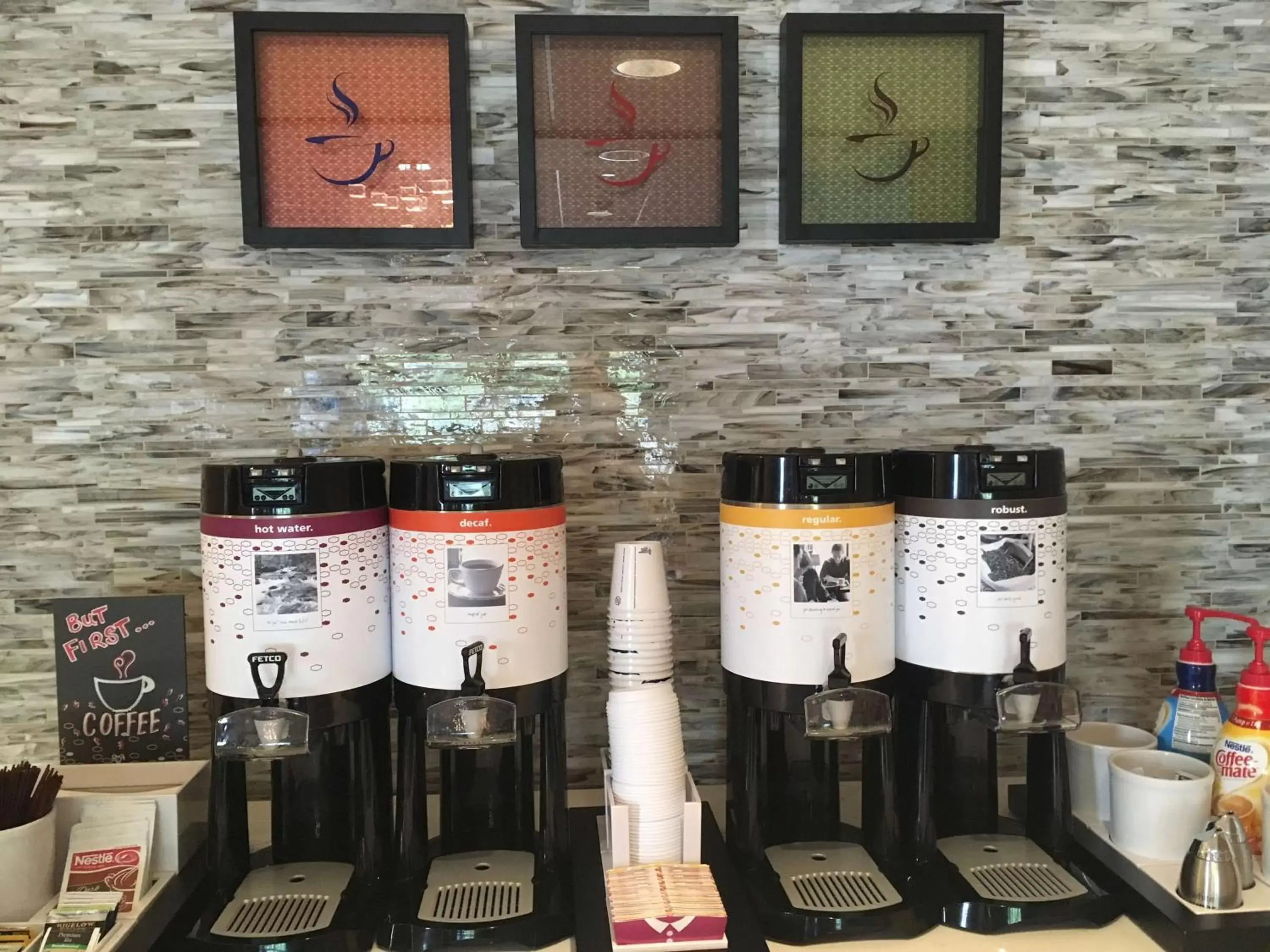Restaurant/places to eat in Hampton Inn & Suites Newburgh Stewart Airport, NY Restaurant/places to eat in Hampton Inn & Suites Newburgh Stewart Airport, NY