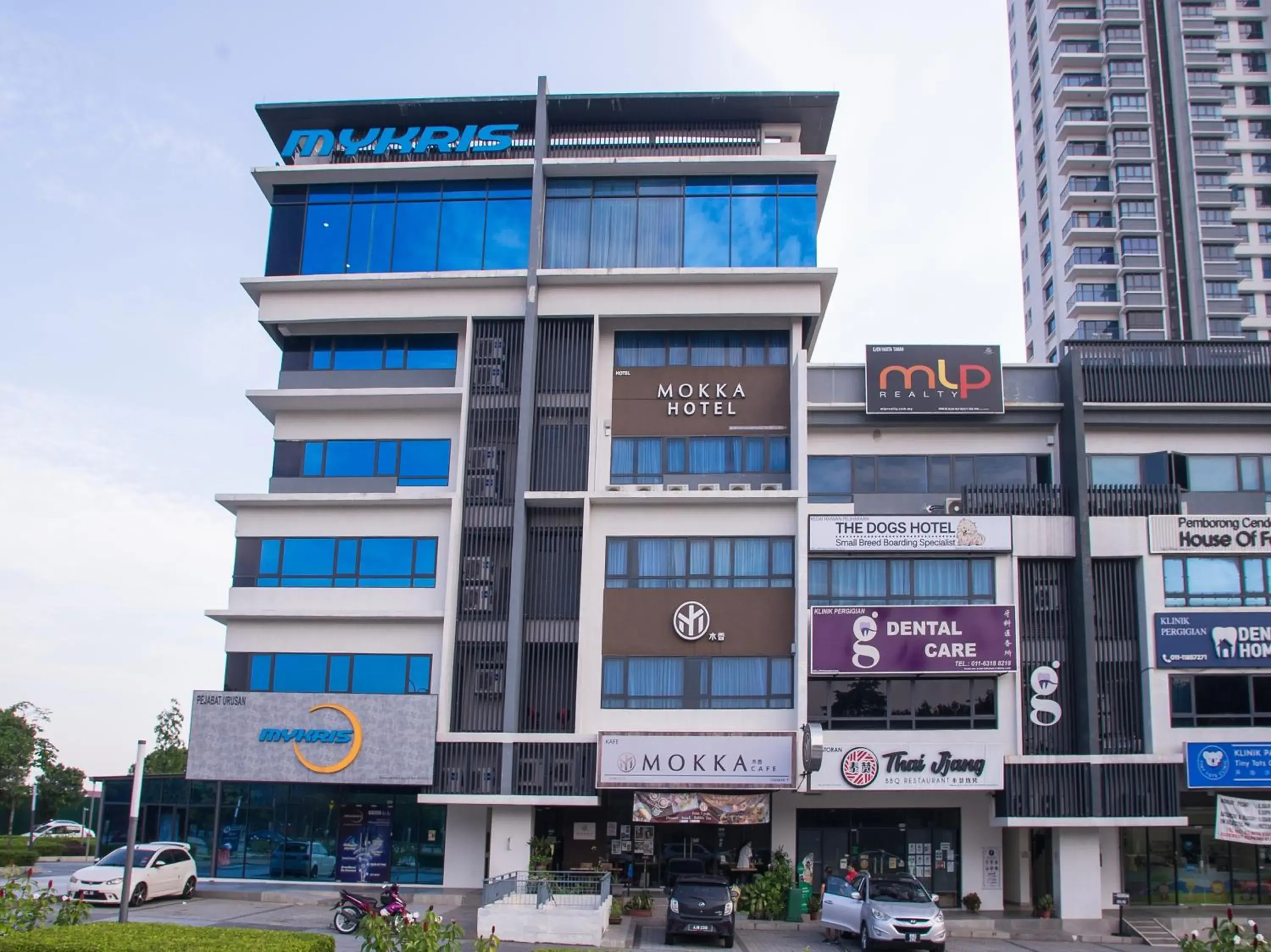Property building in OYO 89576 Mokka Hotel